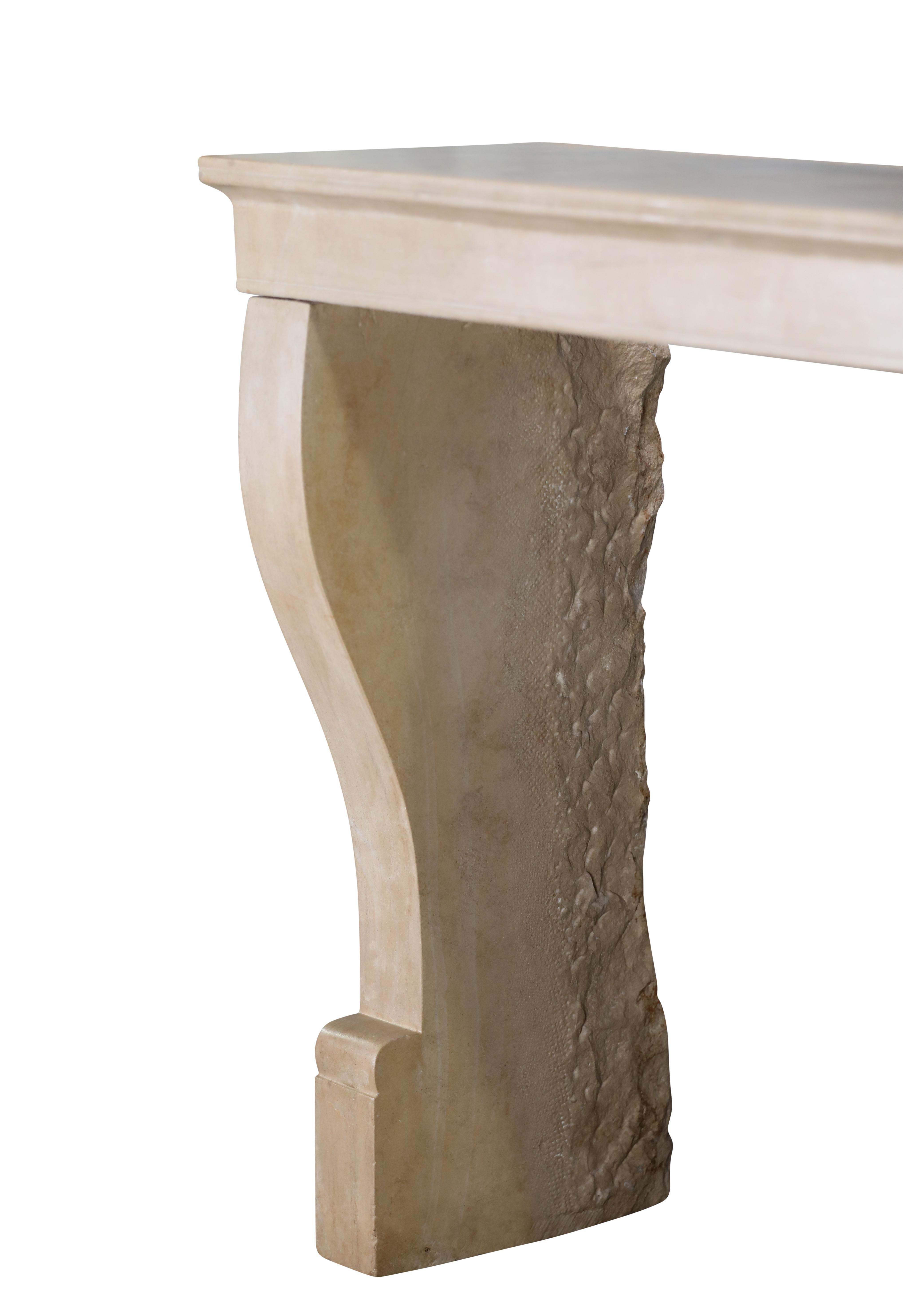 19th Century French Small Fireplace Surround In Light Beige Limestone For Sale 4