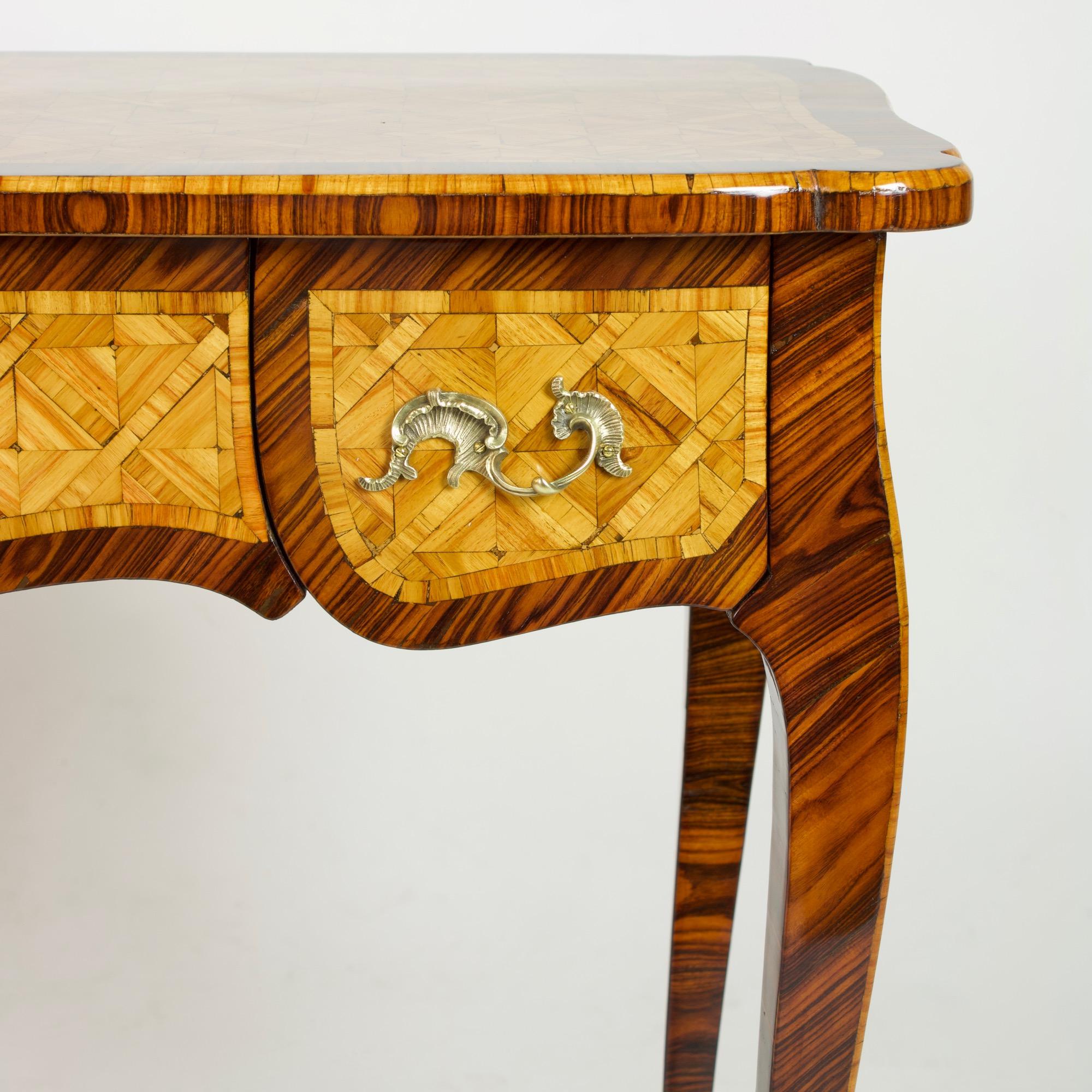 19th Century French Small Louis XV Trelliswork Ladies' Desk or Bureau Plat 3