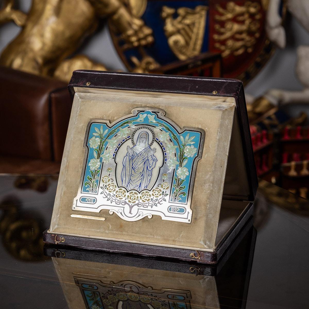 19th century French silver & enamel religious Icon depicting St Mary (Mary, mother of Jesus).

CONDITION
In Great Condition - No Damage.

BOX Size
Height: 22cm
Width: 24cm
Depth: 4cm
Weight: 1410g.
