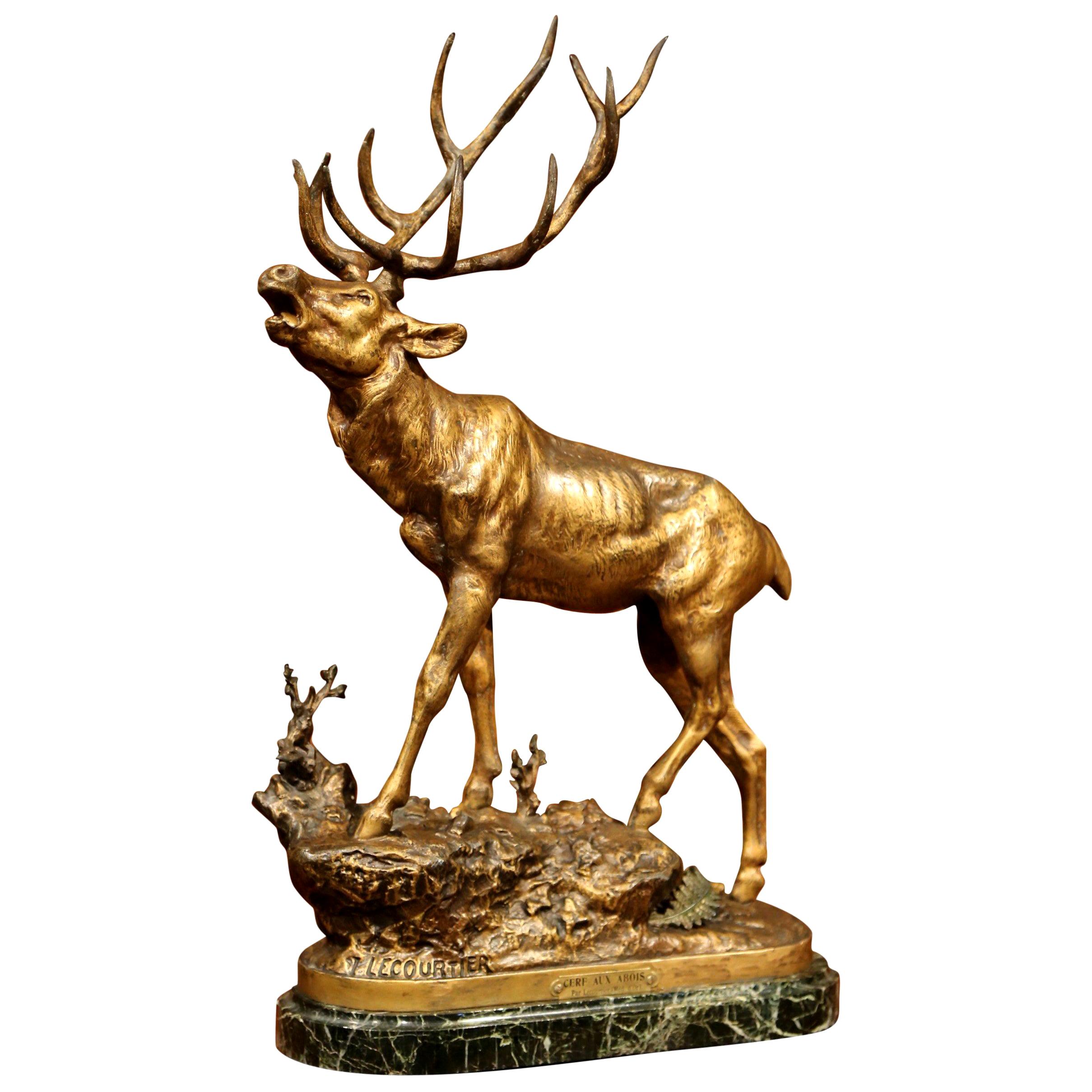 Sculpture de cerf en étain du 19ème siècle sur socle en marbre signée P. Lecourtier