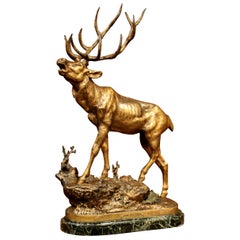 Sculpture de cerf en étain du 19ème siècle sur socle en marbre signée P. Lecourtier