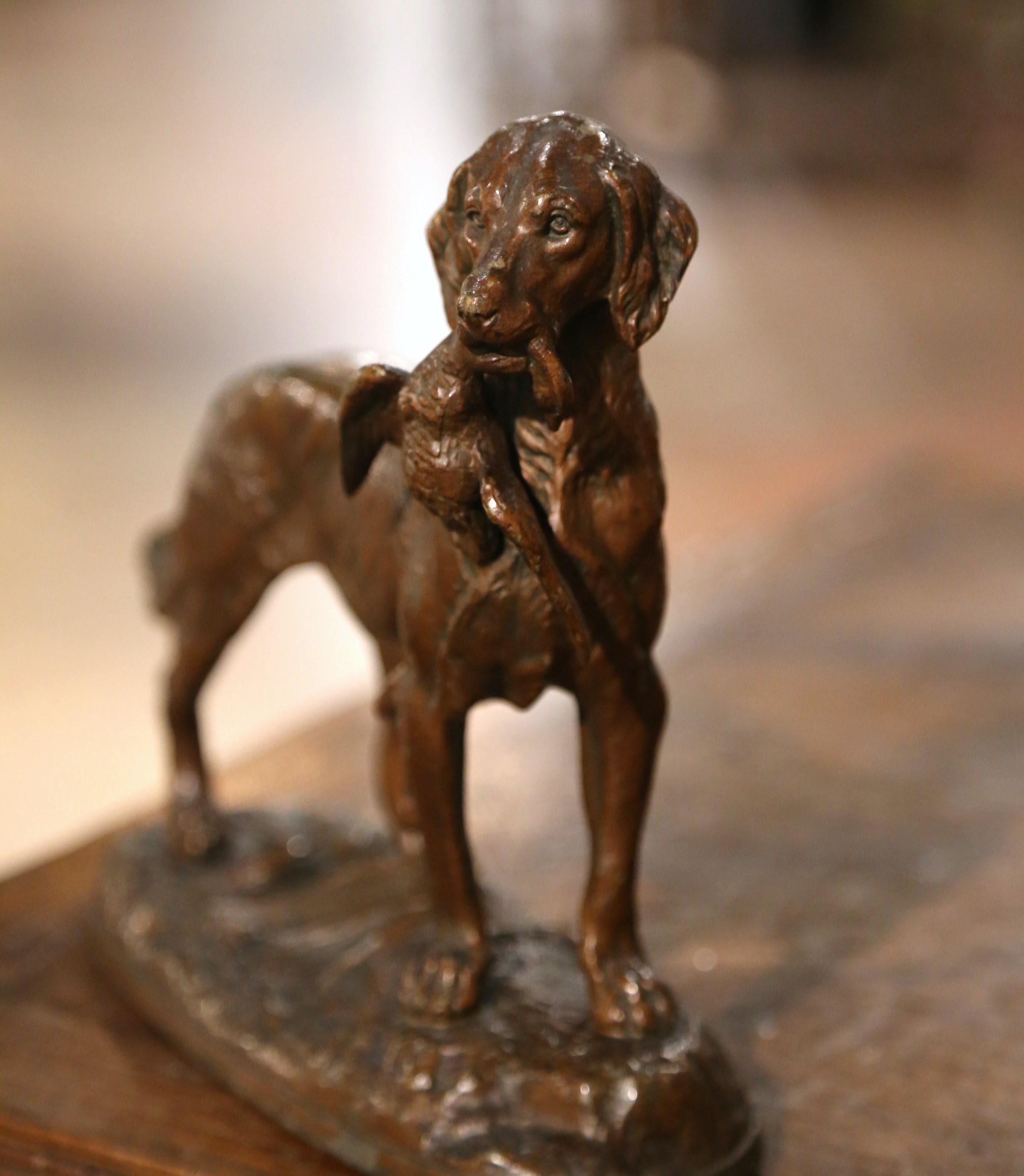 Francese Composizione in spelta francese del XIX secolo con cane da caccia e uccello, stile J. Moigniez in vendita