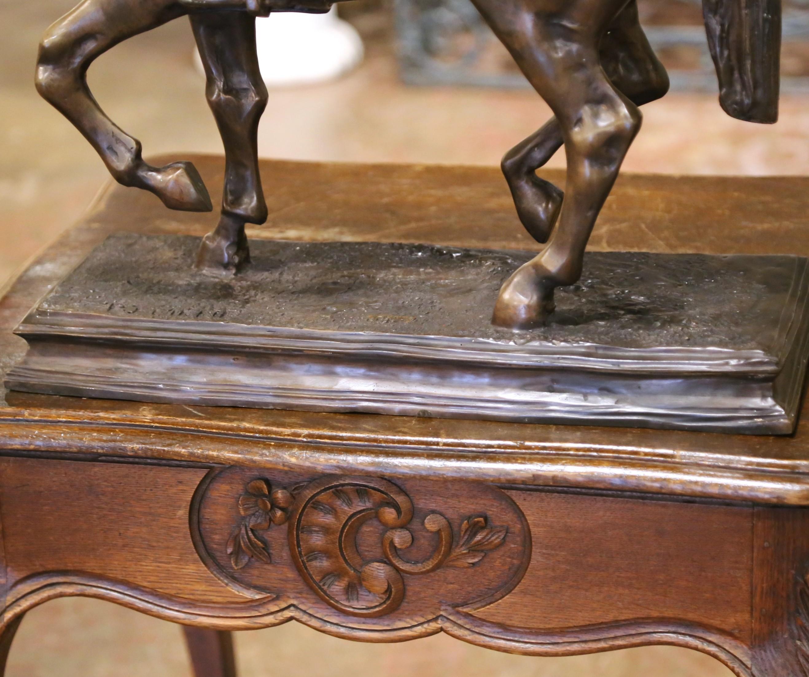Scultura in speltro francese del XIX secolo raffigurante un fantino a cavallo, firmata P & A. Mène in vendita 2