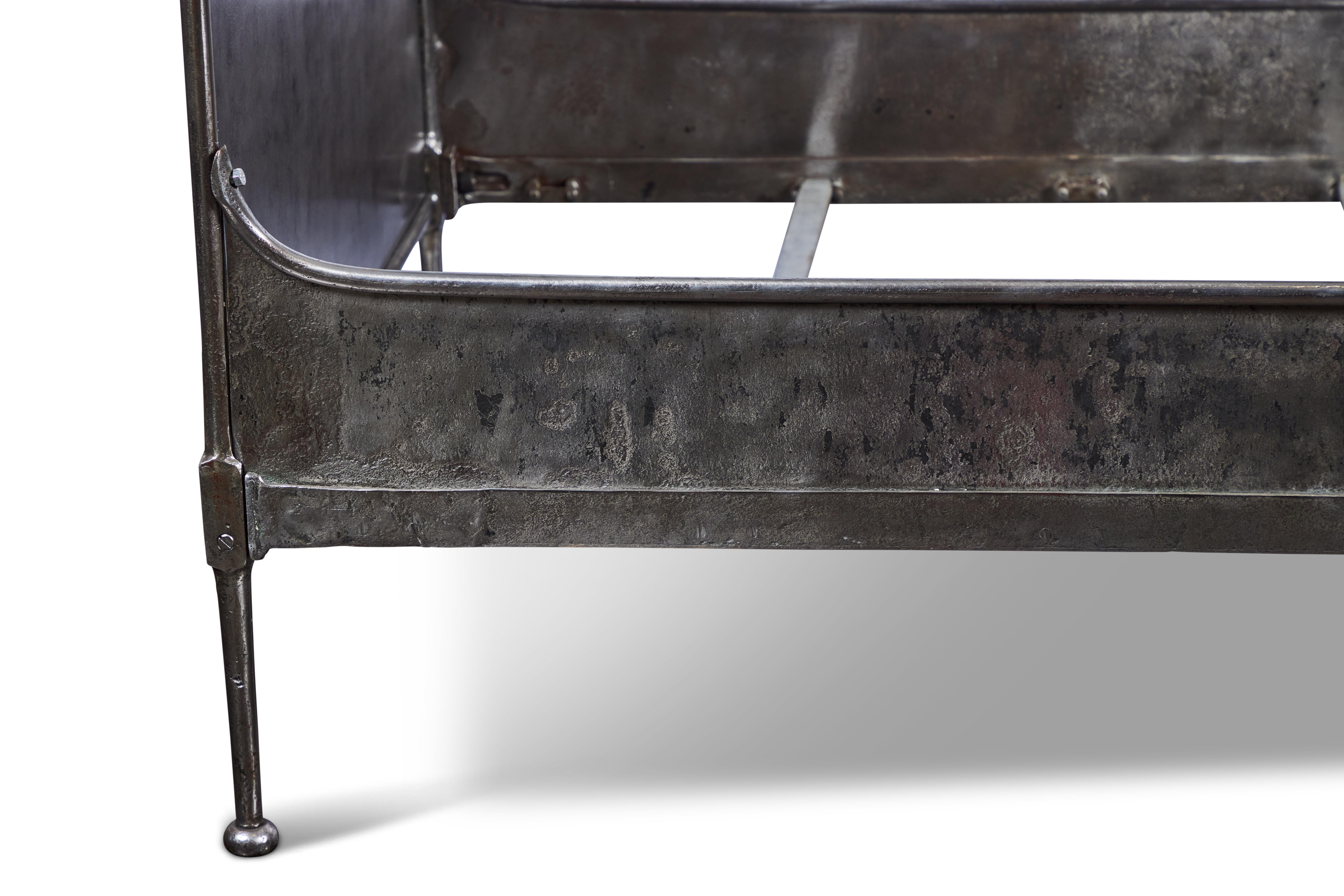 19th Century French Steel Daybed For Sale 1