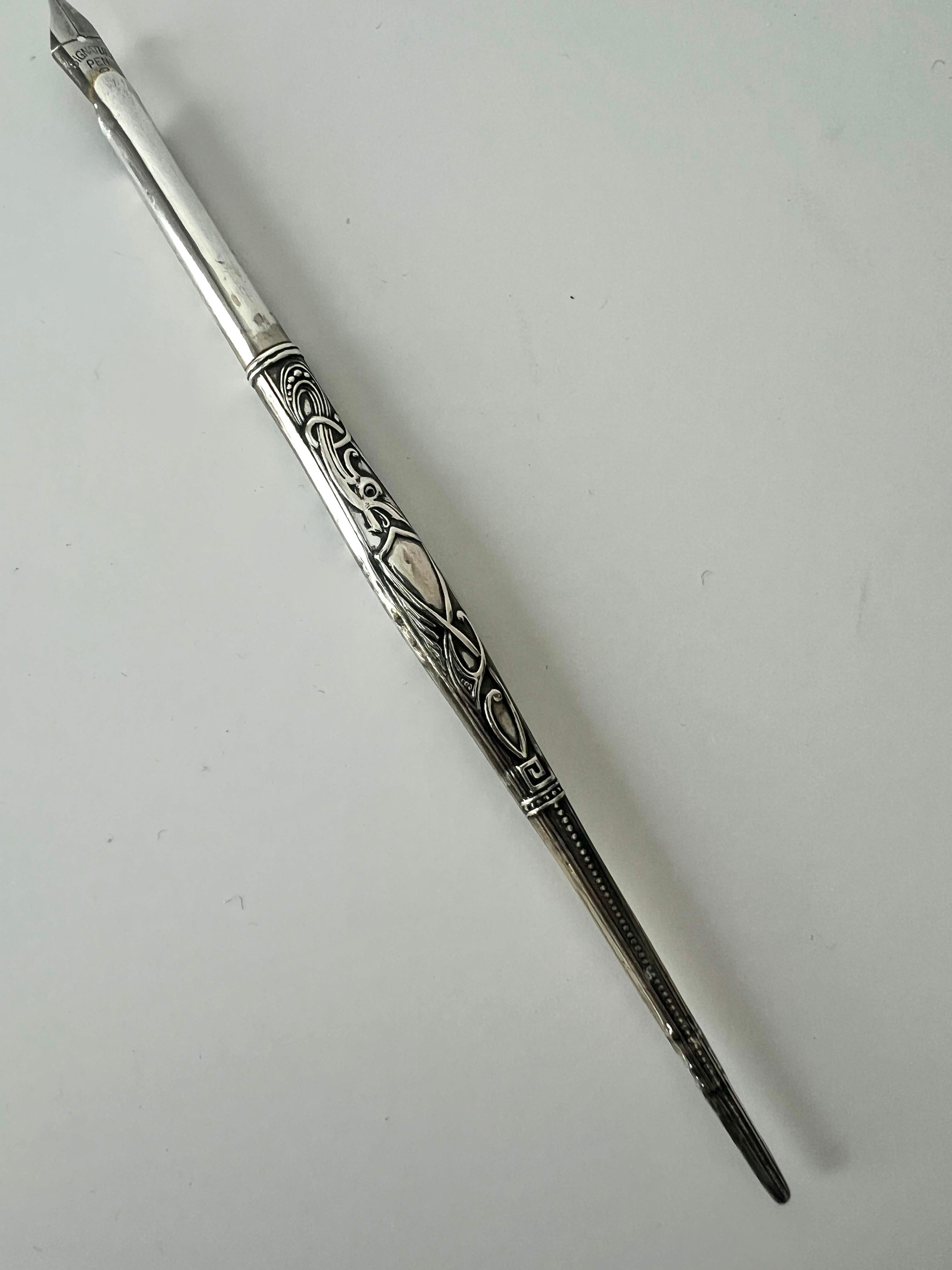 Vittoriano Penna stilografica francese Repoussé del XIX secolo in vendita