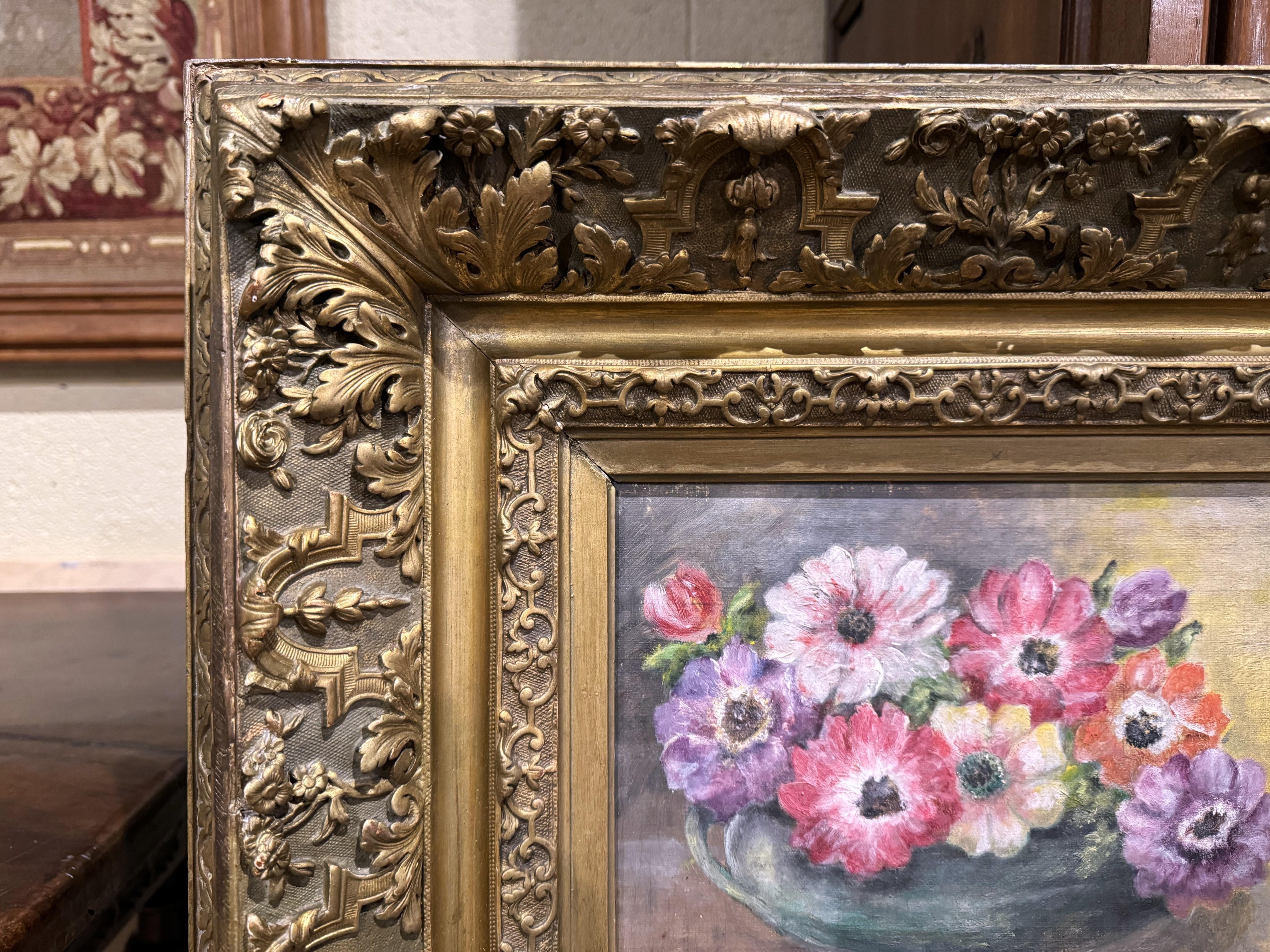 Bodegón francés del siglo XIX Pintura floral sobre tabla en marco de madera dorada tallada Tallado en venta