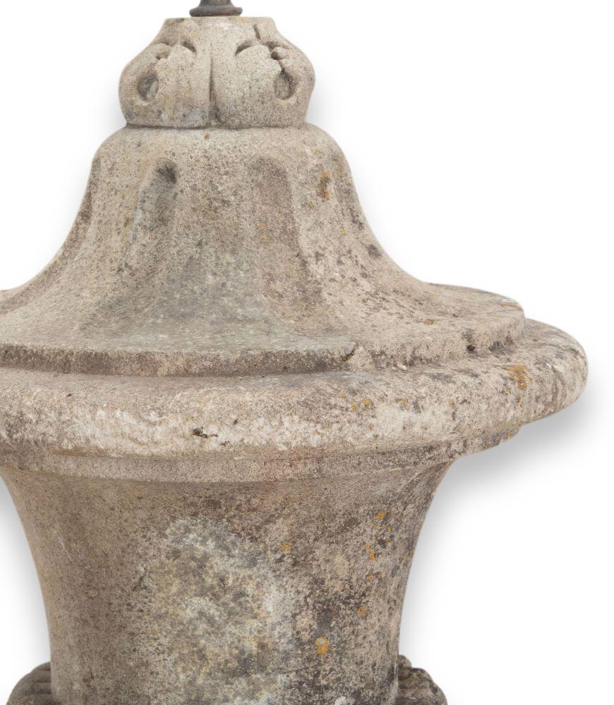 Lampe en pierre française du XIXe siècle avec abat-jour Bon état - En vente à Tetbury, Gloucestershire