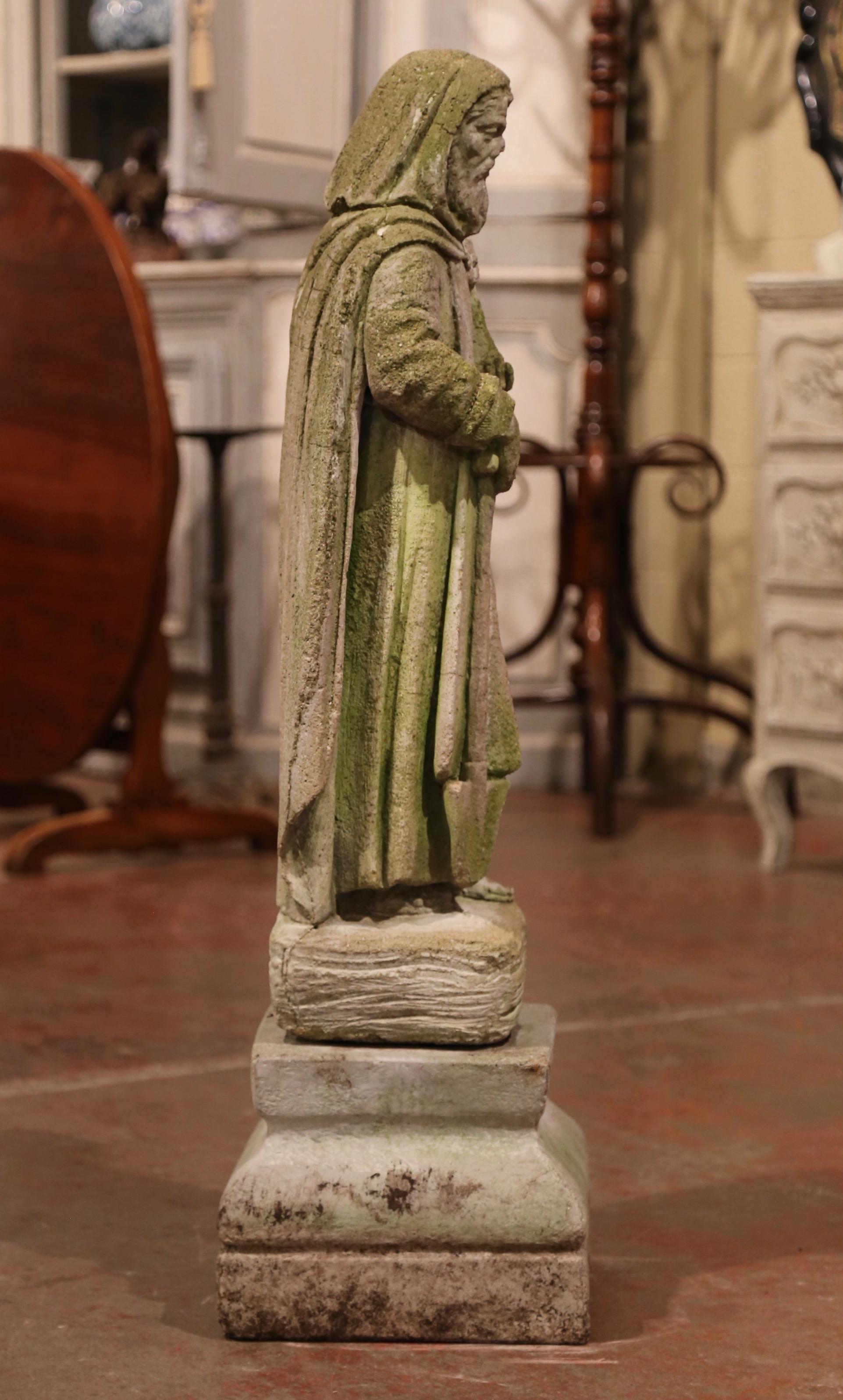 Sculpté à la main statue française du 19ème siècle en pierre sur socle de Saint Fiacre:: patron des jardiniers