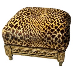Tabouret français du 19ème siècle avec imprimé guépard Scalamandre