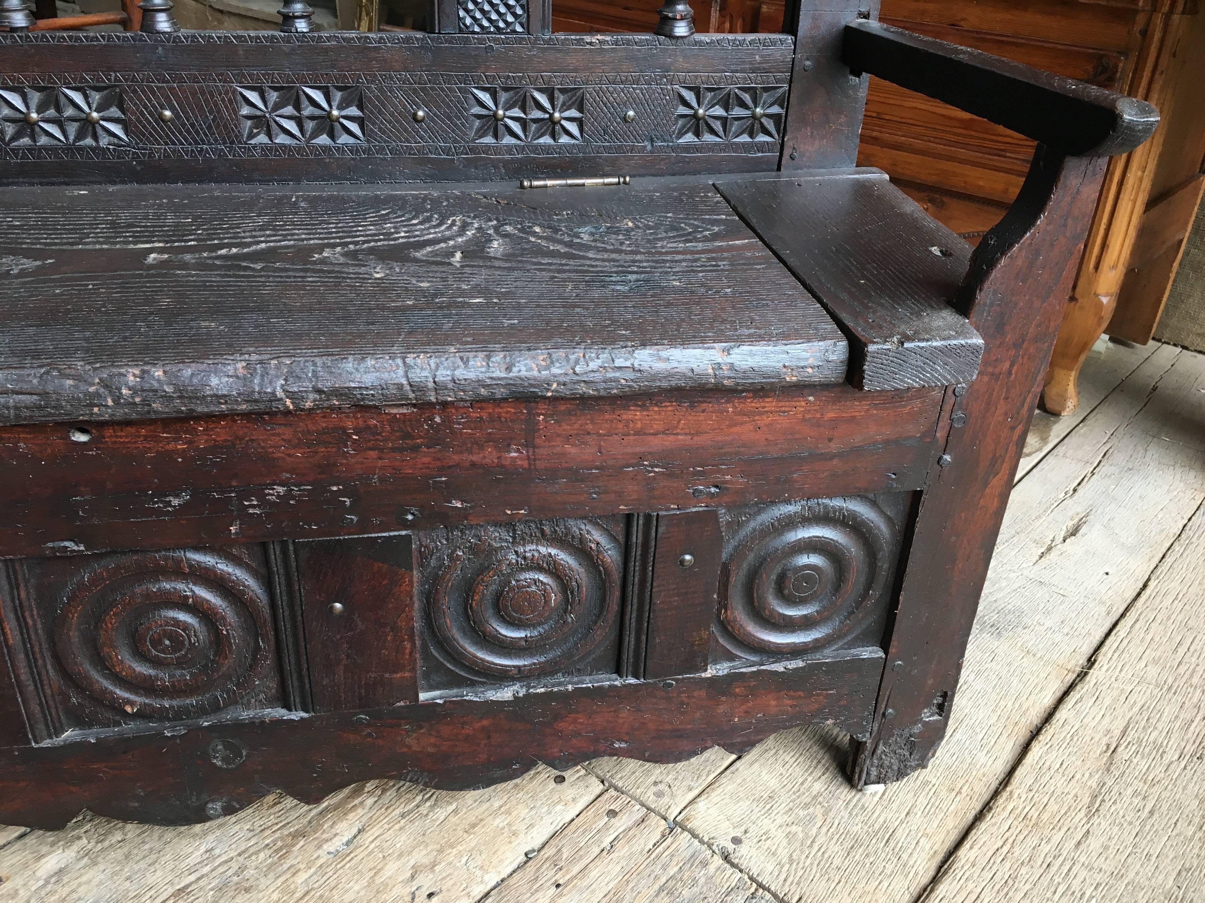 19th Century French Storage Bench In Excellent Condition In Doylestown, PA