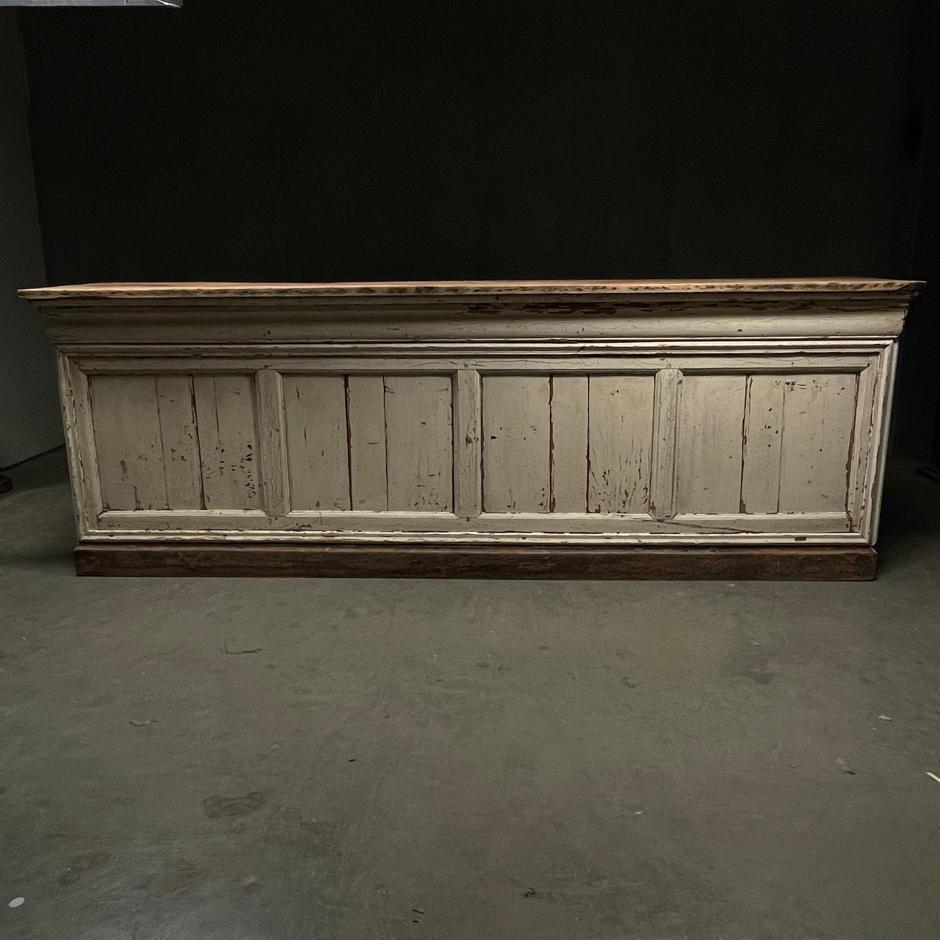 19th Century French Store Counter  Bar  In Good Condition In Surrey, BC