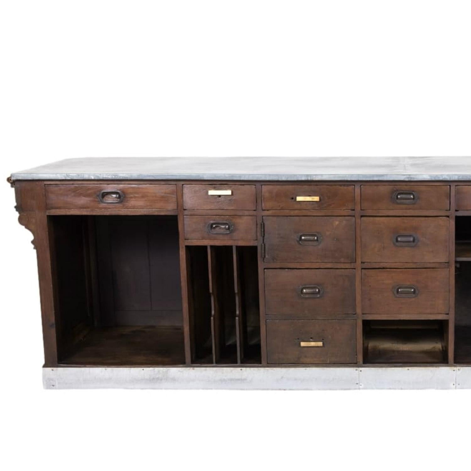 19th Century French Store or Reception Counter in Walnut with Zinc Top 12