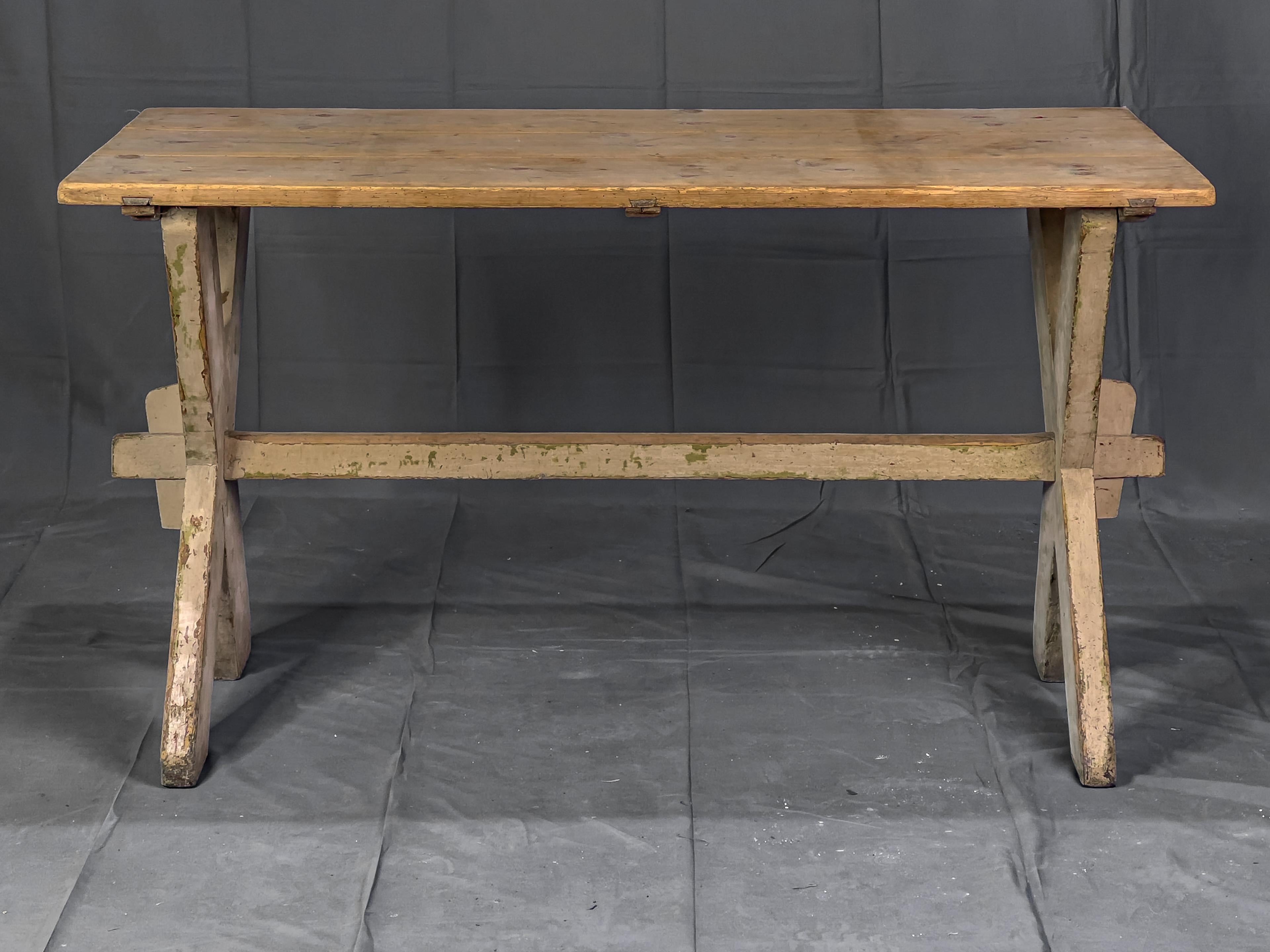 19th Century French Stretcher Table For Sale 3