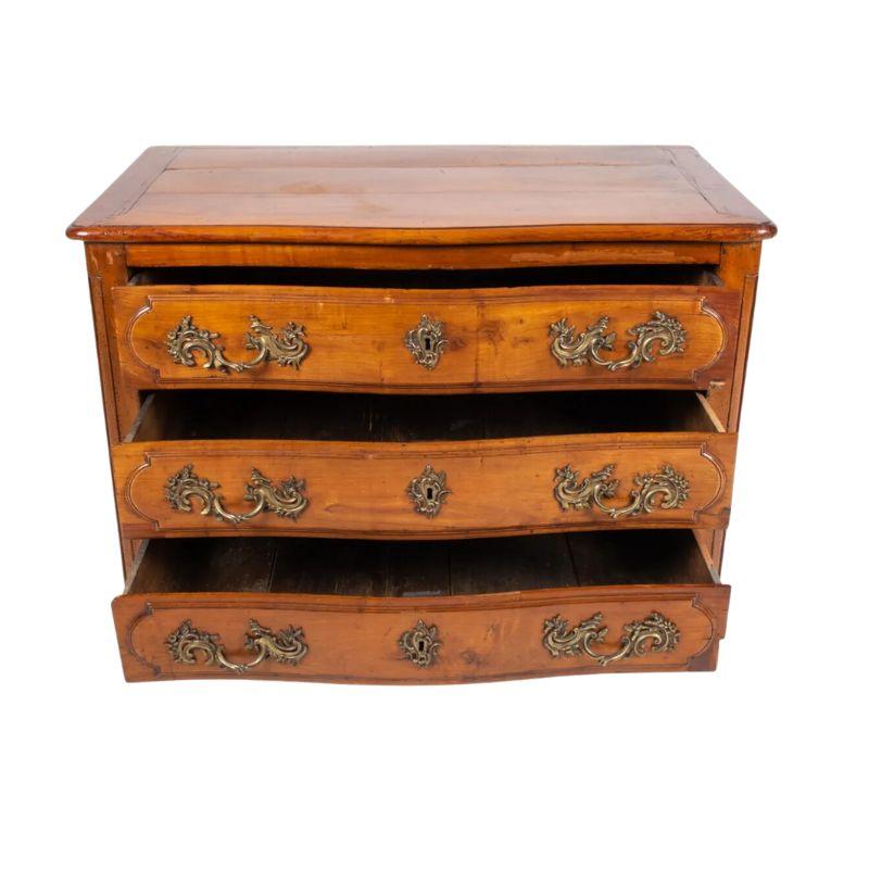 19th Century French Style Three Drawer Chest of Drawers In Good Condition For Sale In Locust Valley, NY