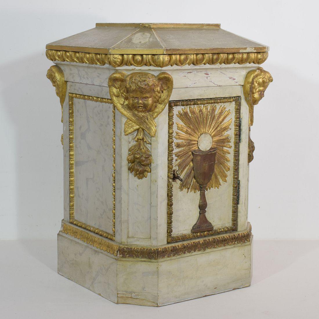 19th Century French Tabernacle with Angels In Good Condition In Buisson, FR