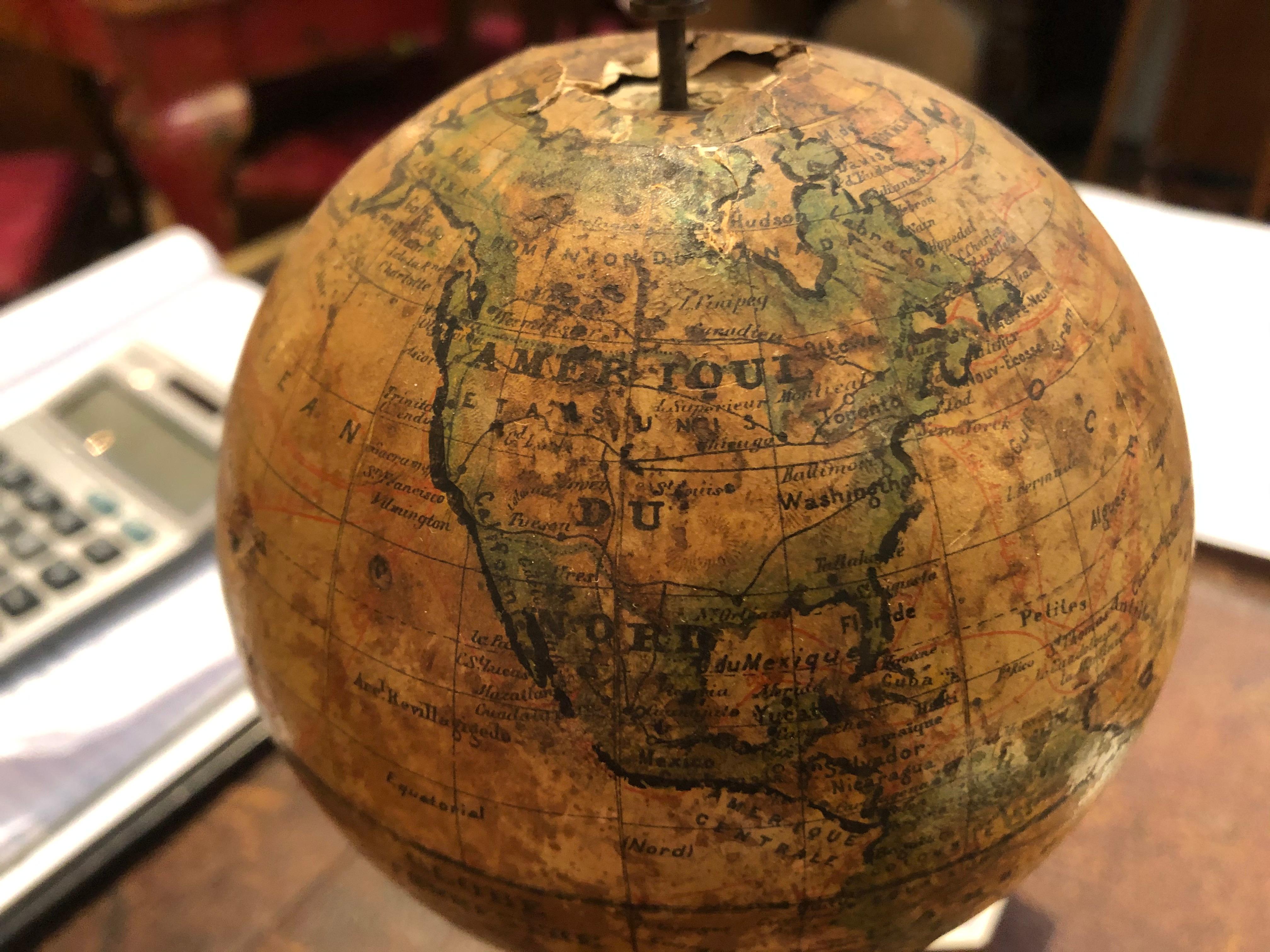 Globe de table français du XIXe siècle /  