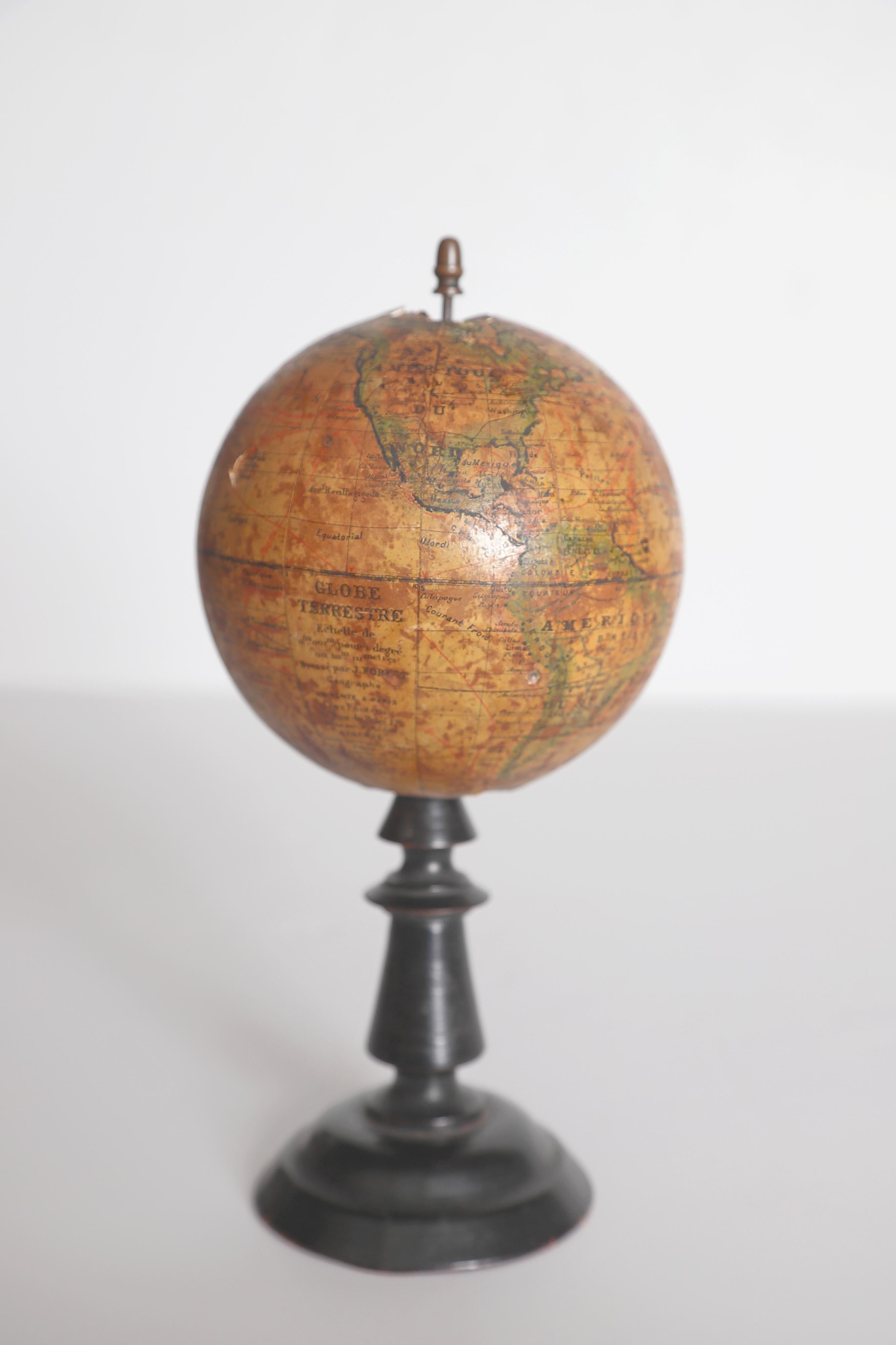 Plâtre Globe de table français du XIXe siècle /  