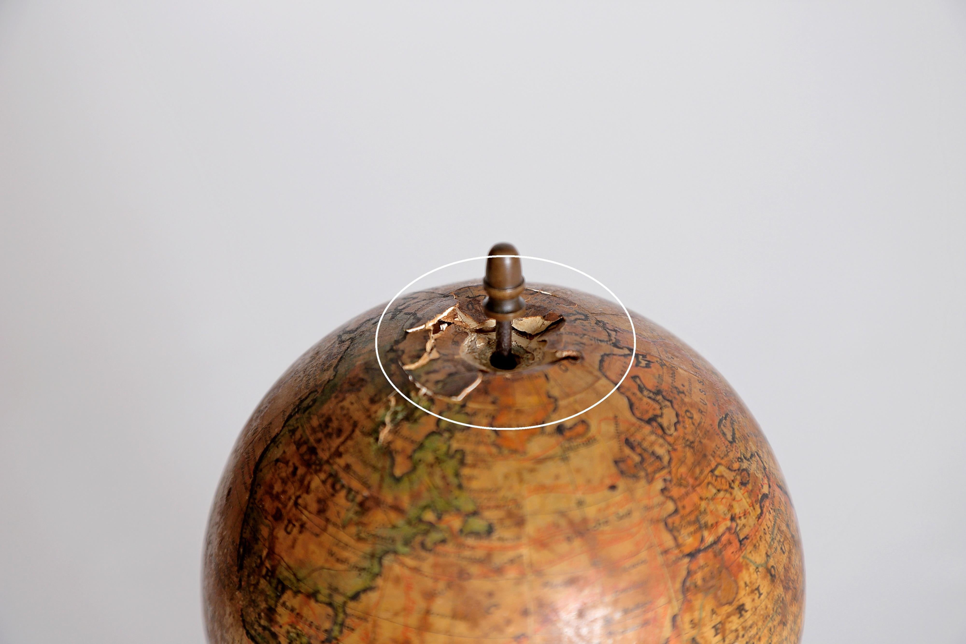 Globe de table français du XIXe siècle /  