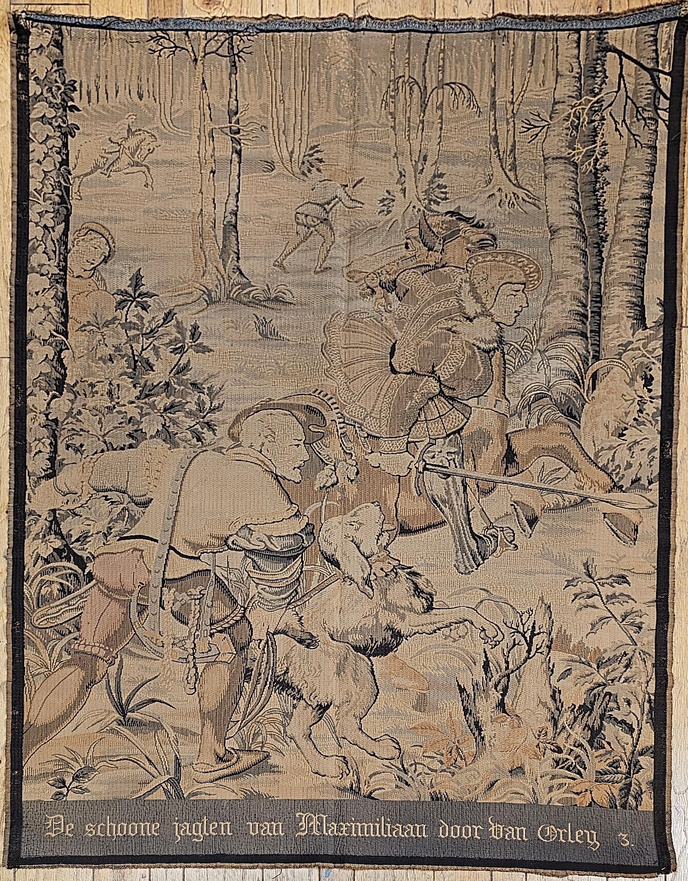 Tapisserie française du 19e siècle représentant une scène de chasse dans une forêt aux couleurs pastel