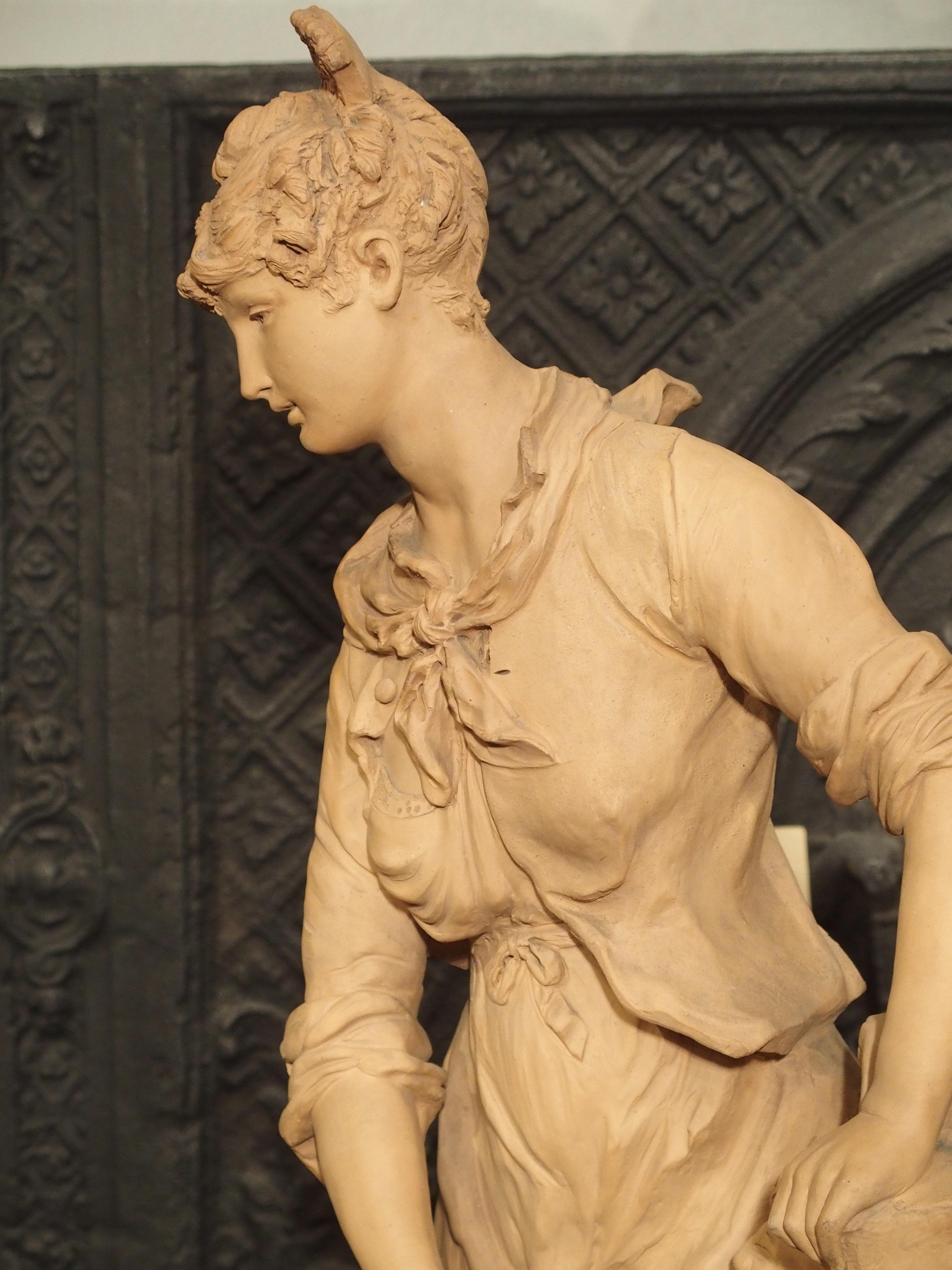 Statue française du XIXe siècle en terre cuite d'une femme au bord d'une fontaine en vente 7