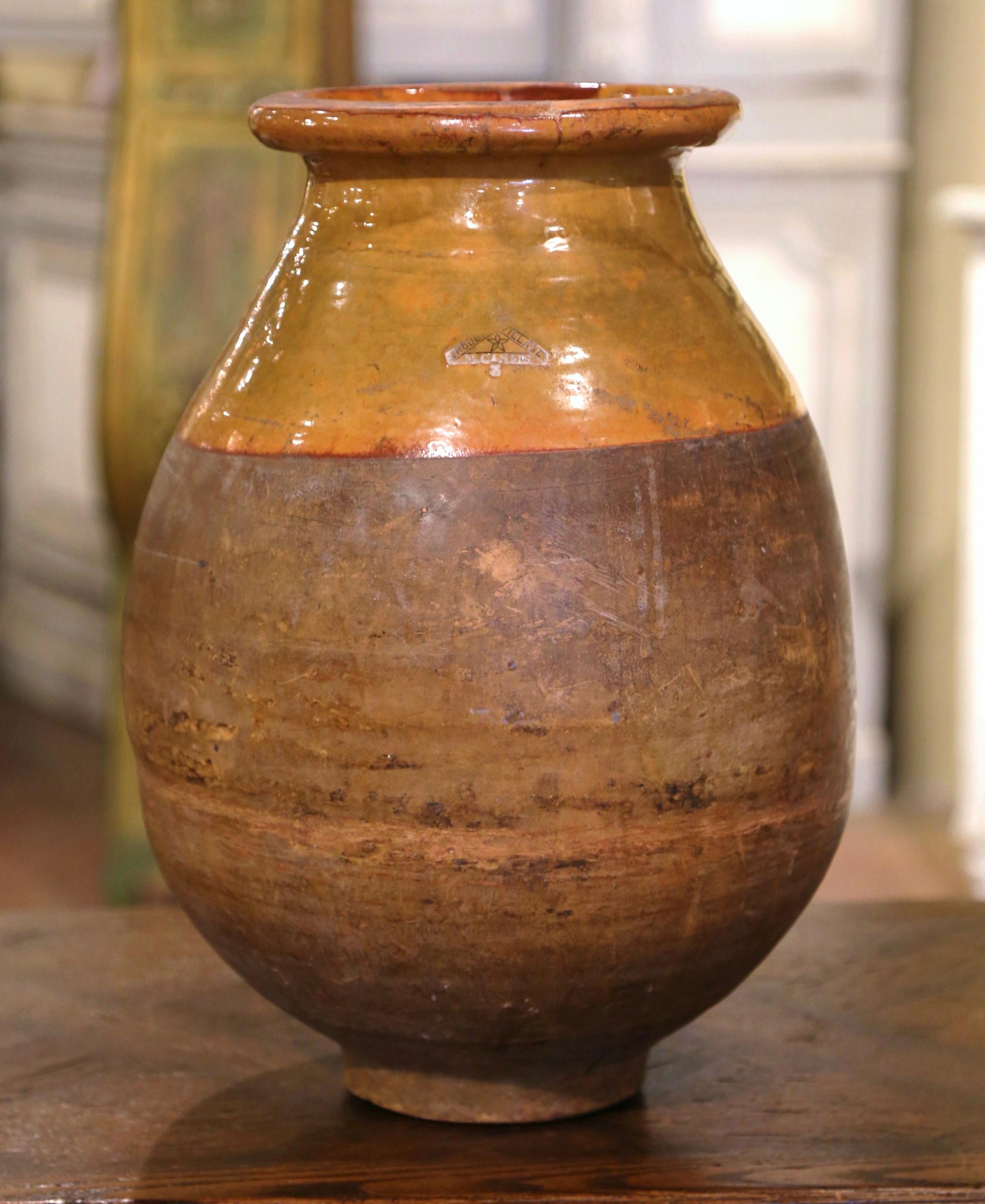 Französisches Terrakotta-Olivglas aus der Provence aus dem 19. Jahrhundert im Zustand „Hervorragend“ im Angebot in Dallas, TX