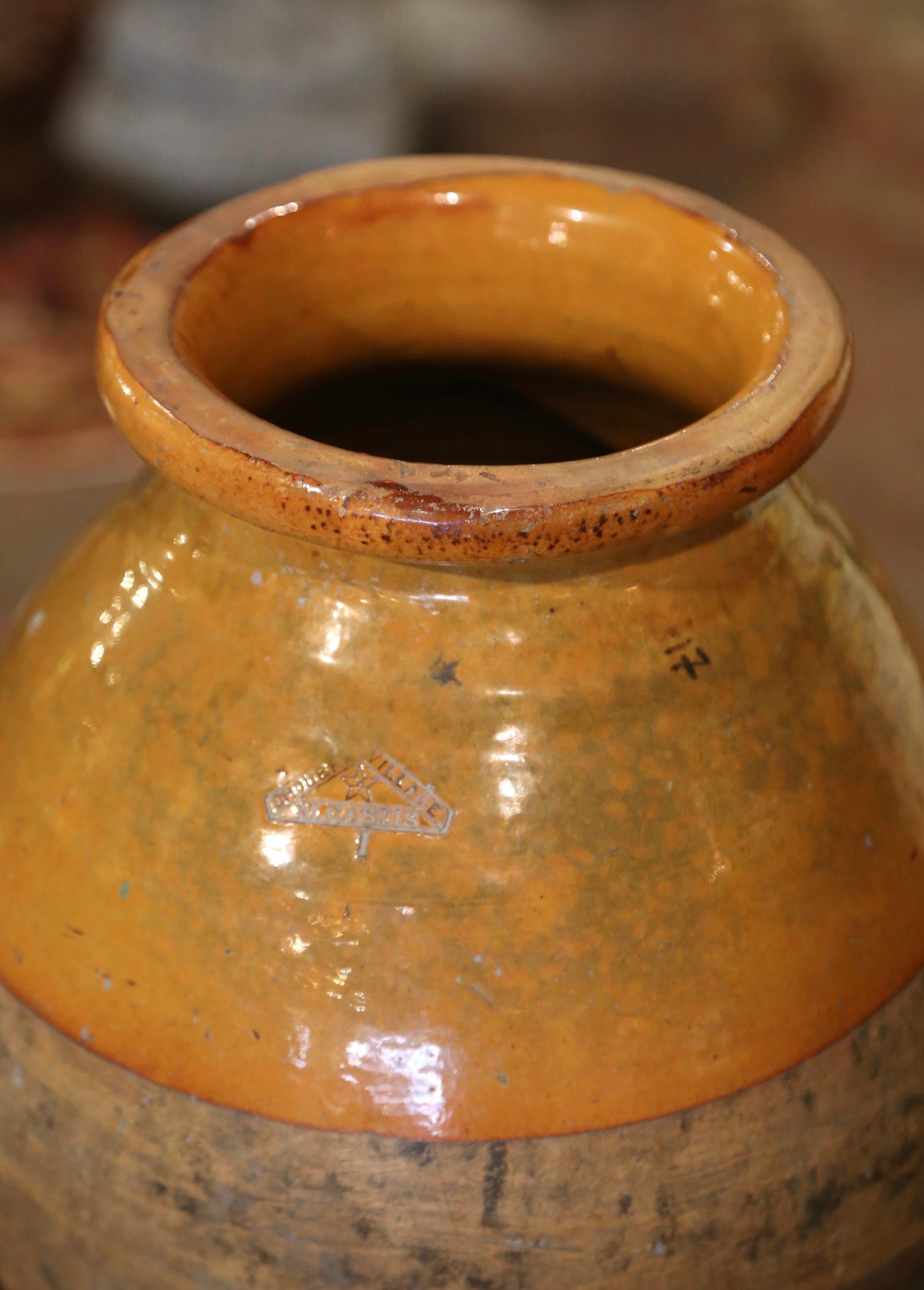 19th Century French Terracotta Olive Jar from Provence In Excellent Condition For Sale In Dallas, TX