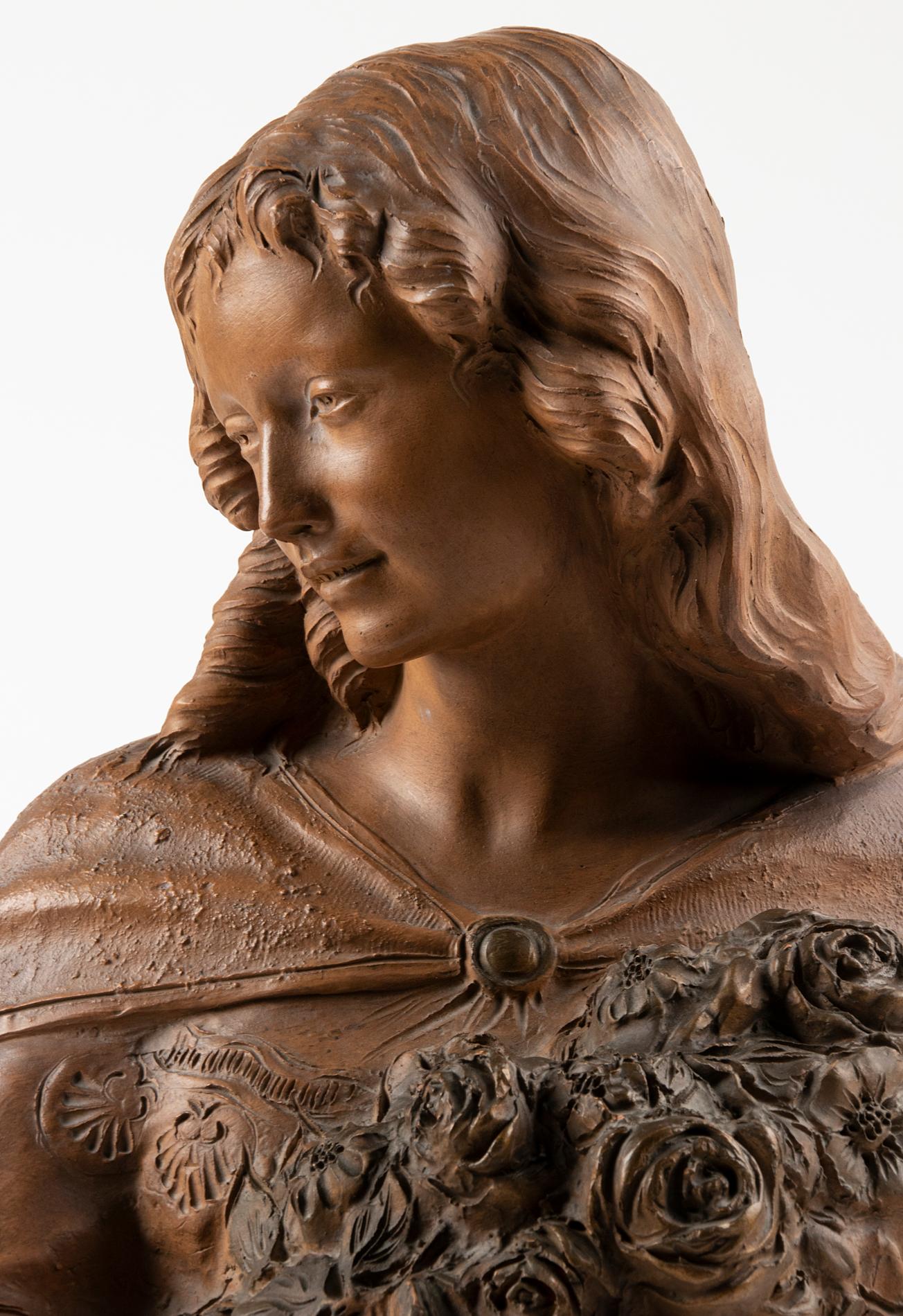 Fin du XIXe siècle Statue française en terre cuite du 19ème siècle d'une jeune fille à fleurs par Ferrant en vente