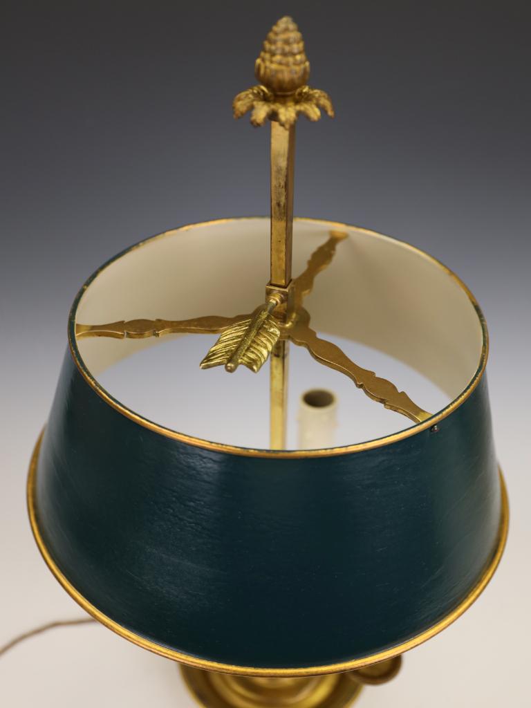 Lampe de table Bouillotte à trois bras du XIXe siècle en vente 5