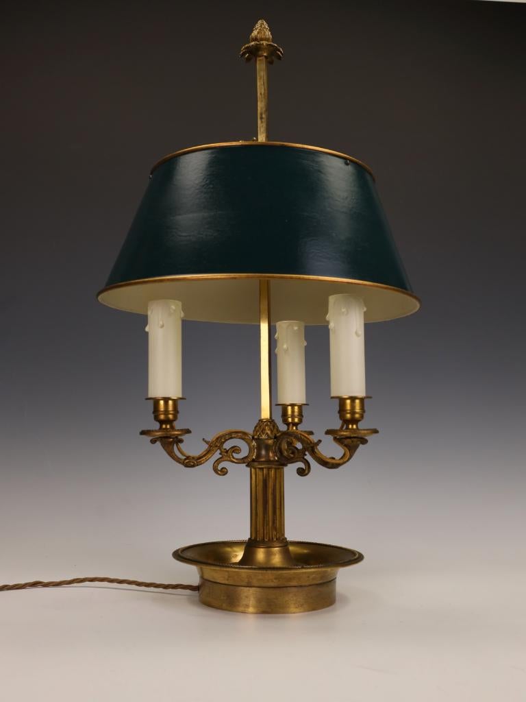 Lampe de table Bouillotte à trois bras du XIXe siècle en vente 7