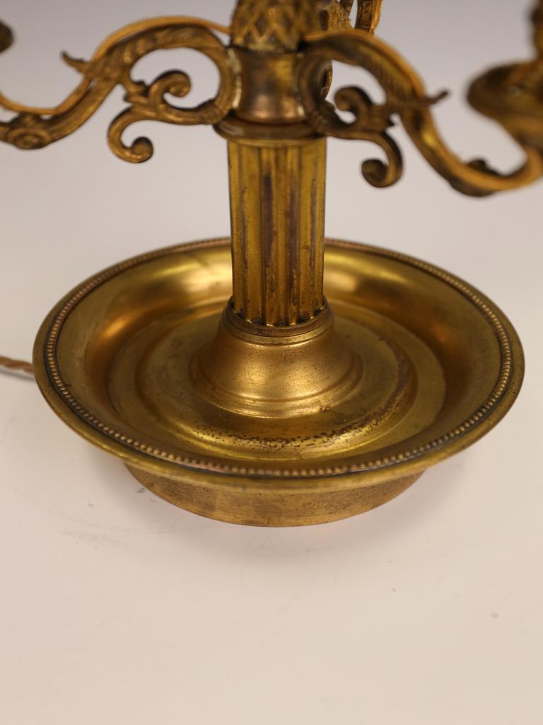 Lampe de table Bouillotte à trois bras du XIXe siècle en vente 3