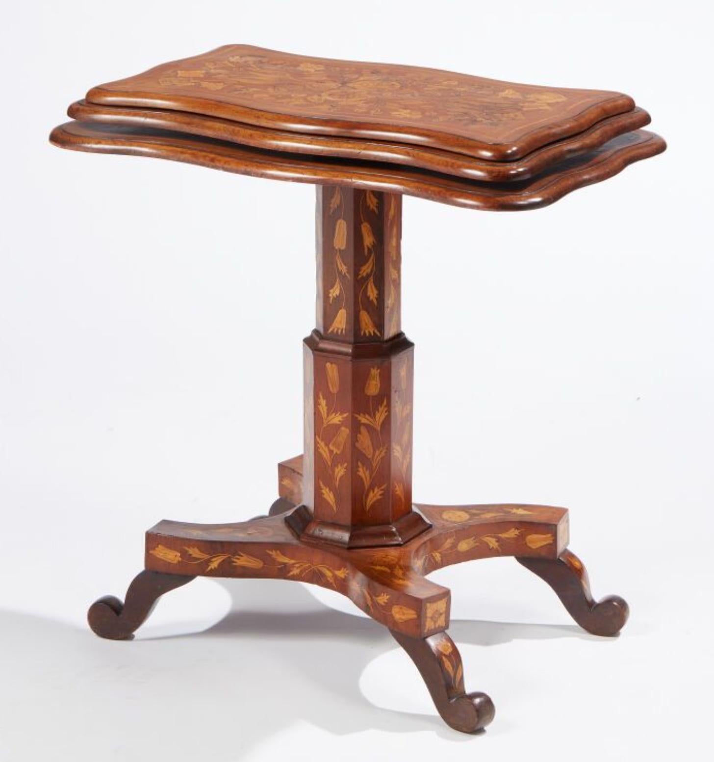 Siglo XIX Mesa plegable francesa de marquetería de tres pisos estilo Louis Philippe en venta 4