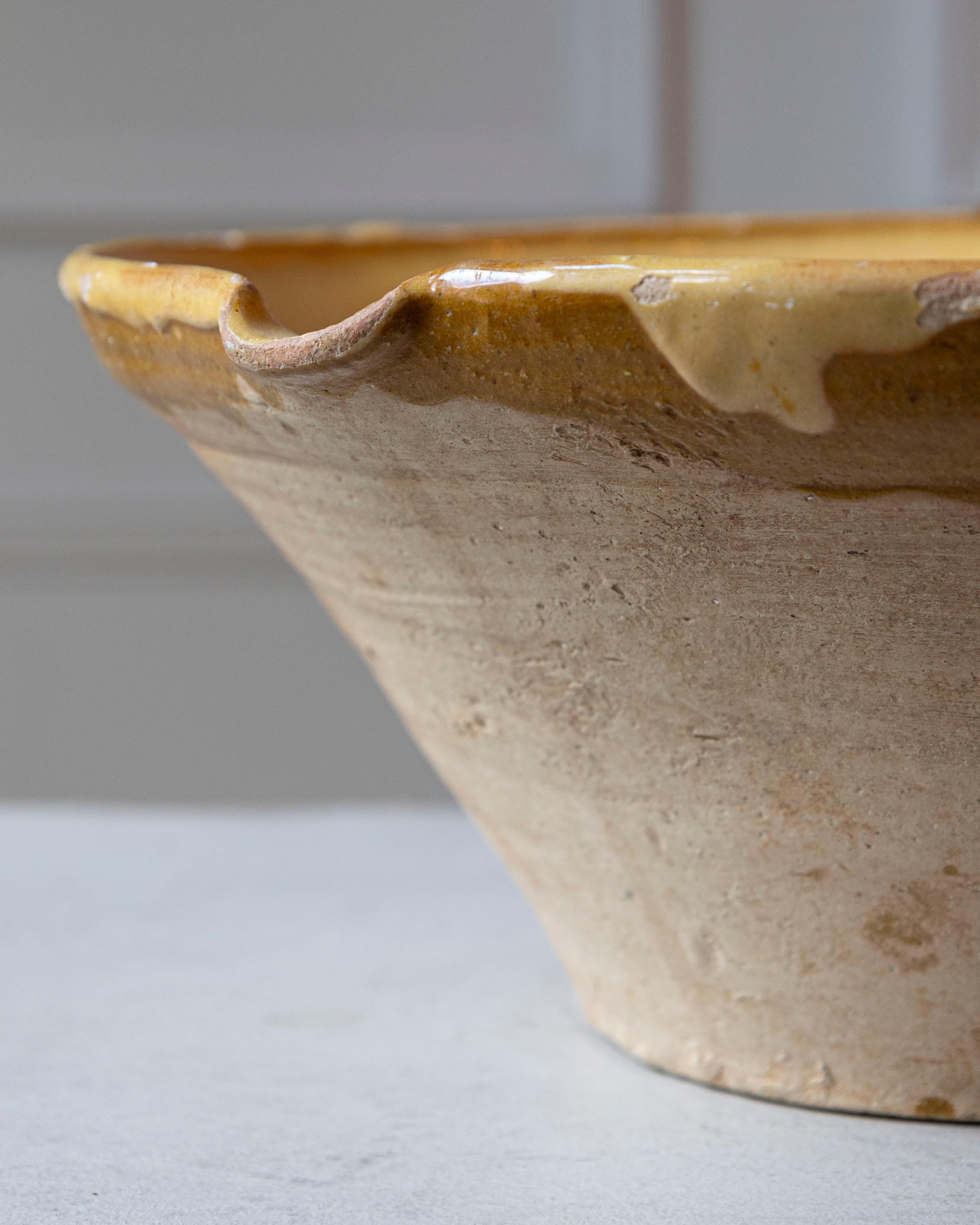 19th Century French Tian Bowl with Yellow Glaze For Sale 2