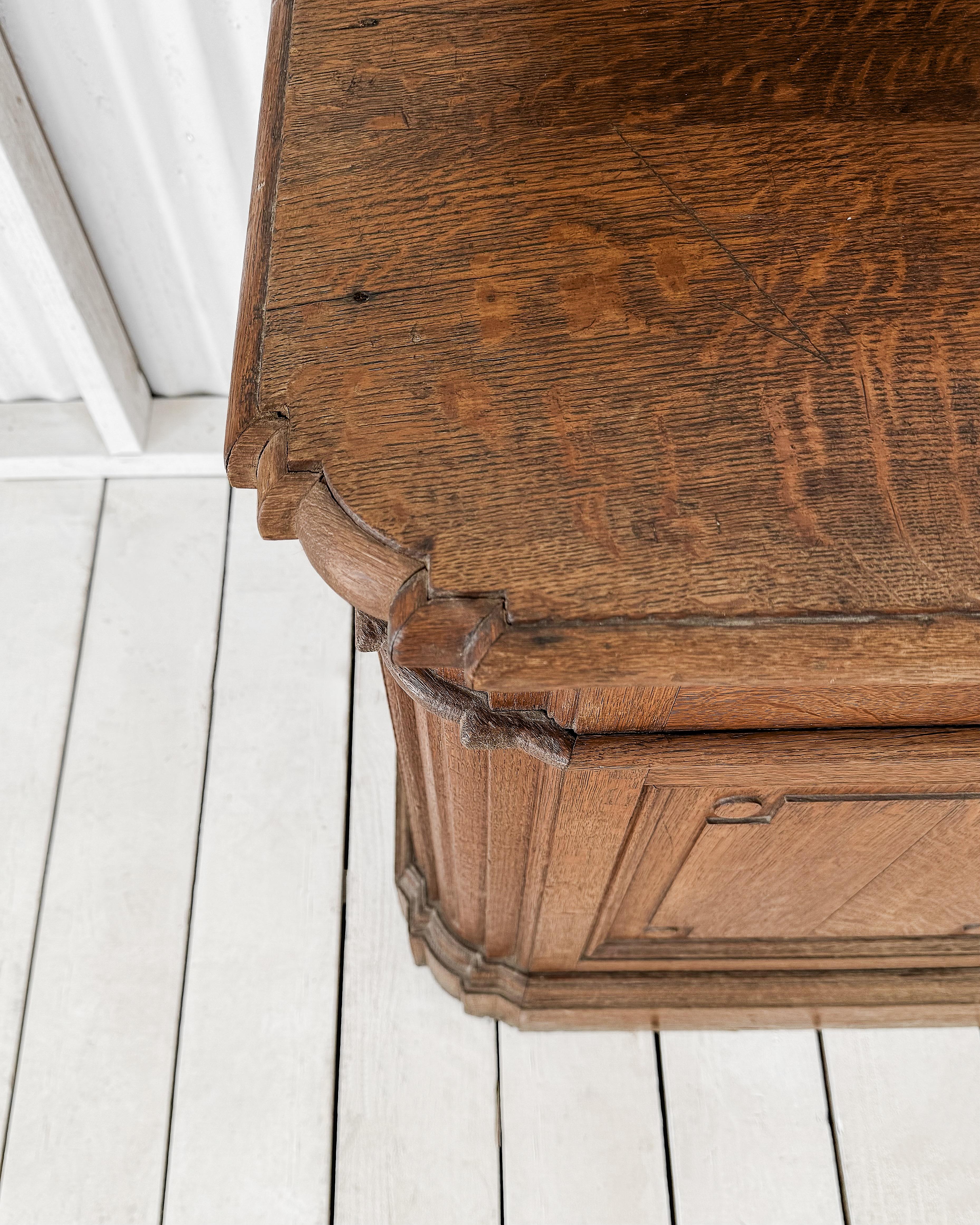 Credenza francese in Oak del XIX secolo in vendita 5
