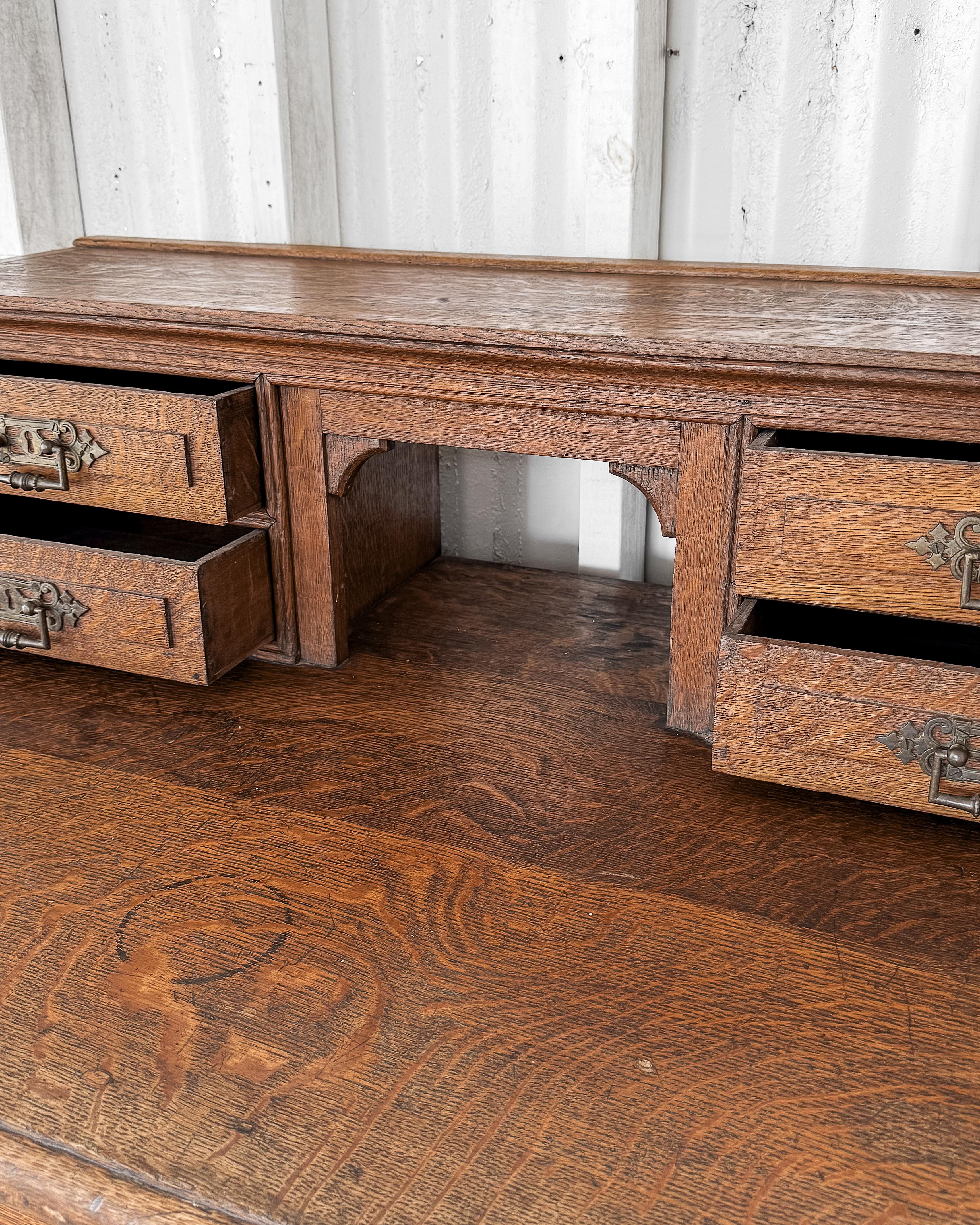 Credenza francese in Oak del XIX secolo in vendita 4