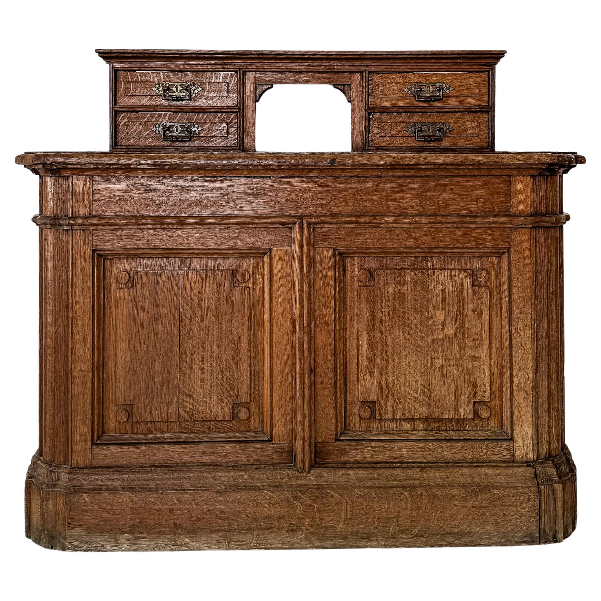19. Jahrhundert Französisch Tiger Oak Credenza