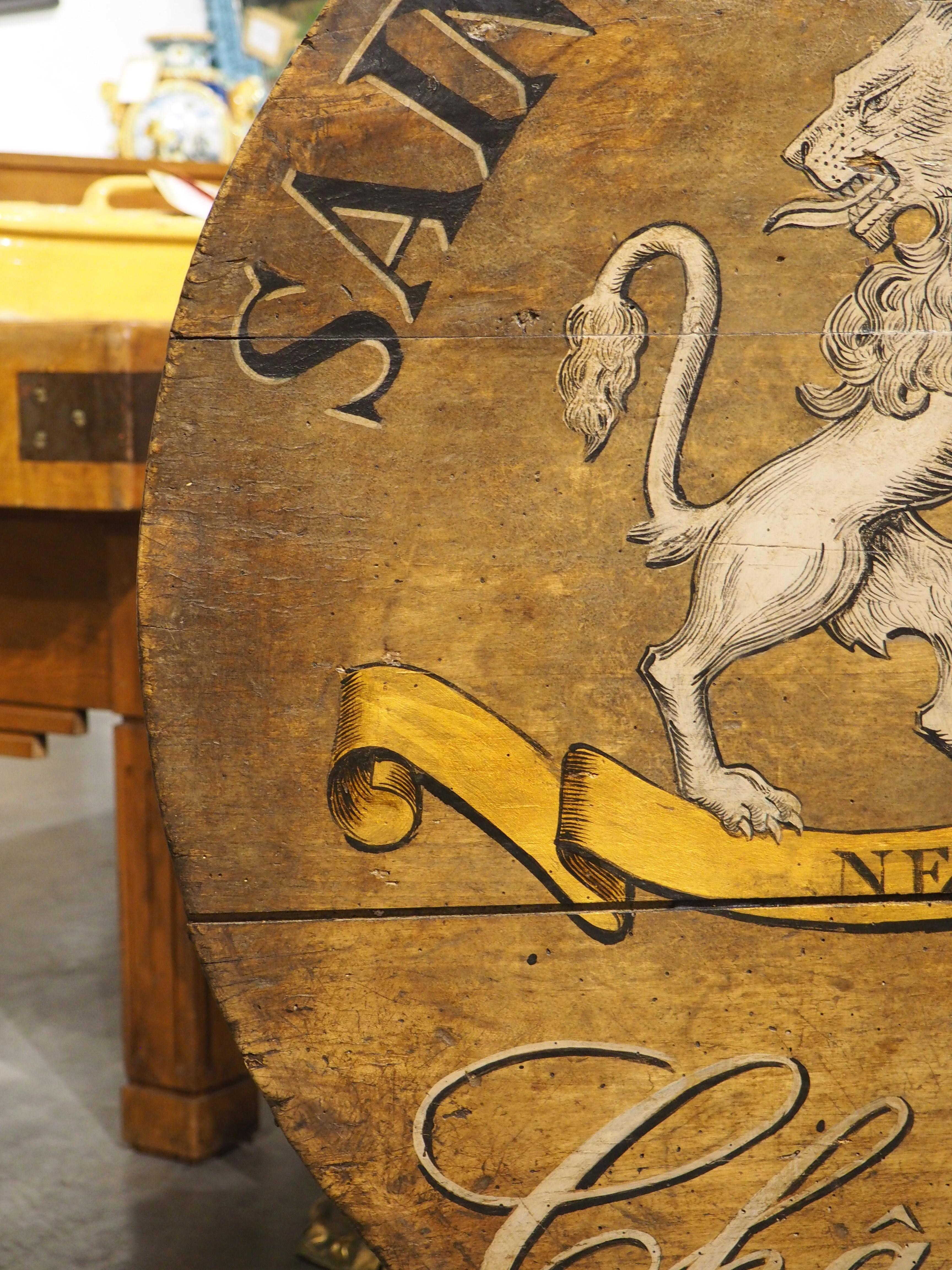 Intagliato a mano Tavolo da degustazione francese del XIX secolo, dipinto a ribalta, Saint-Emilion Grand Cru in vendita