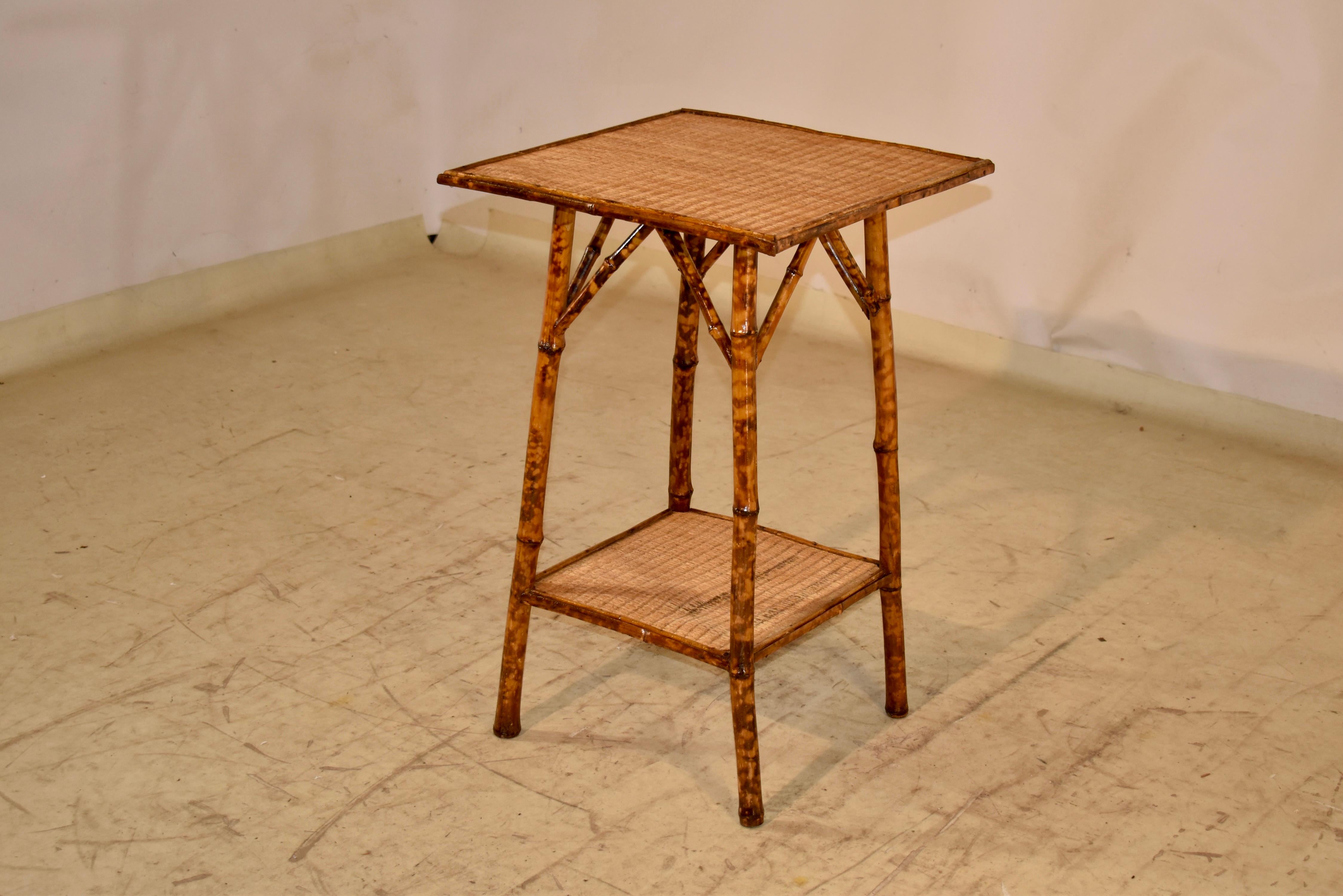 Art nouveau Table d'appoint en bambou tortue du 19ème siècle en vente
