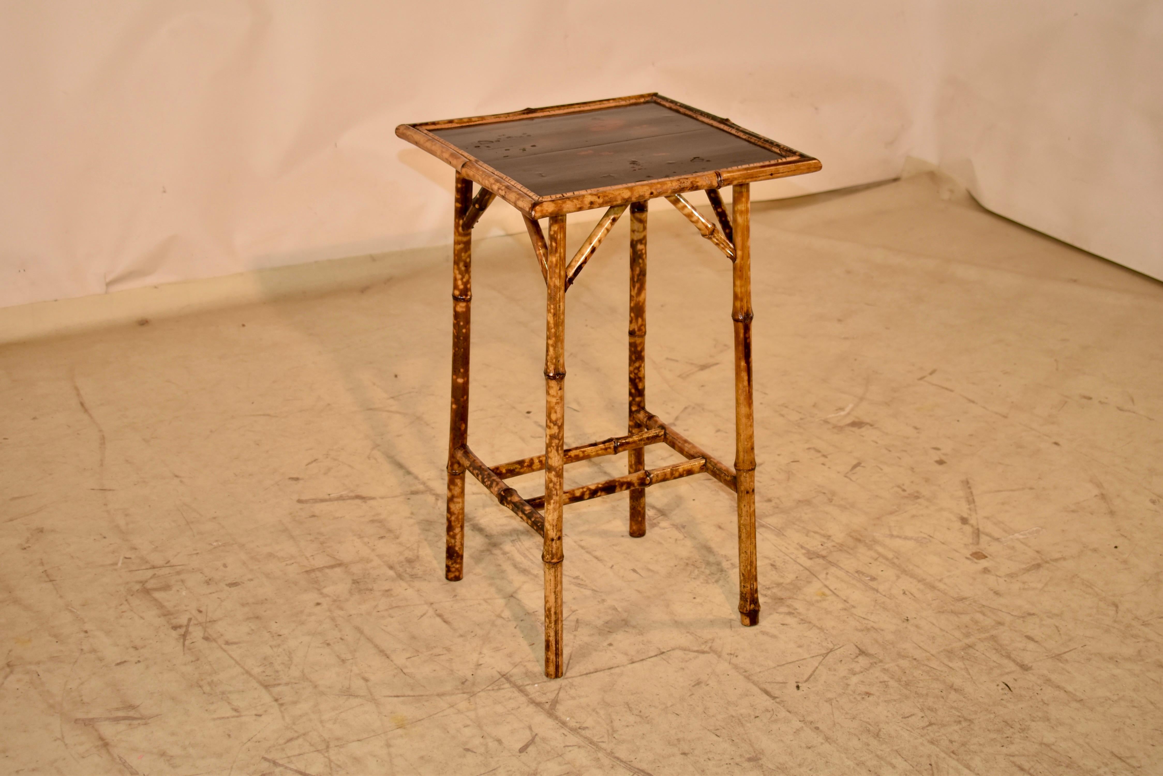 Art nouveau Table d'appoint en bambou tortue du 19ème siècle en vente