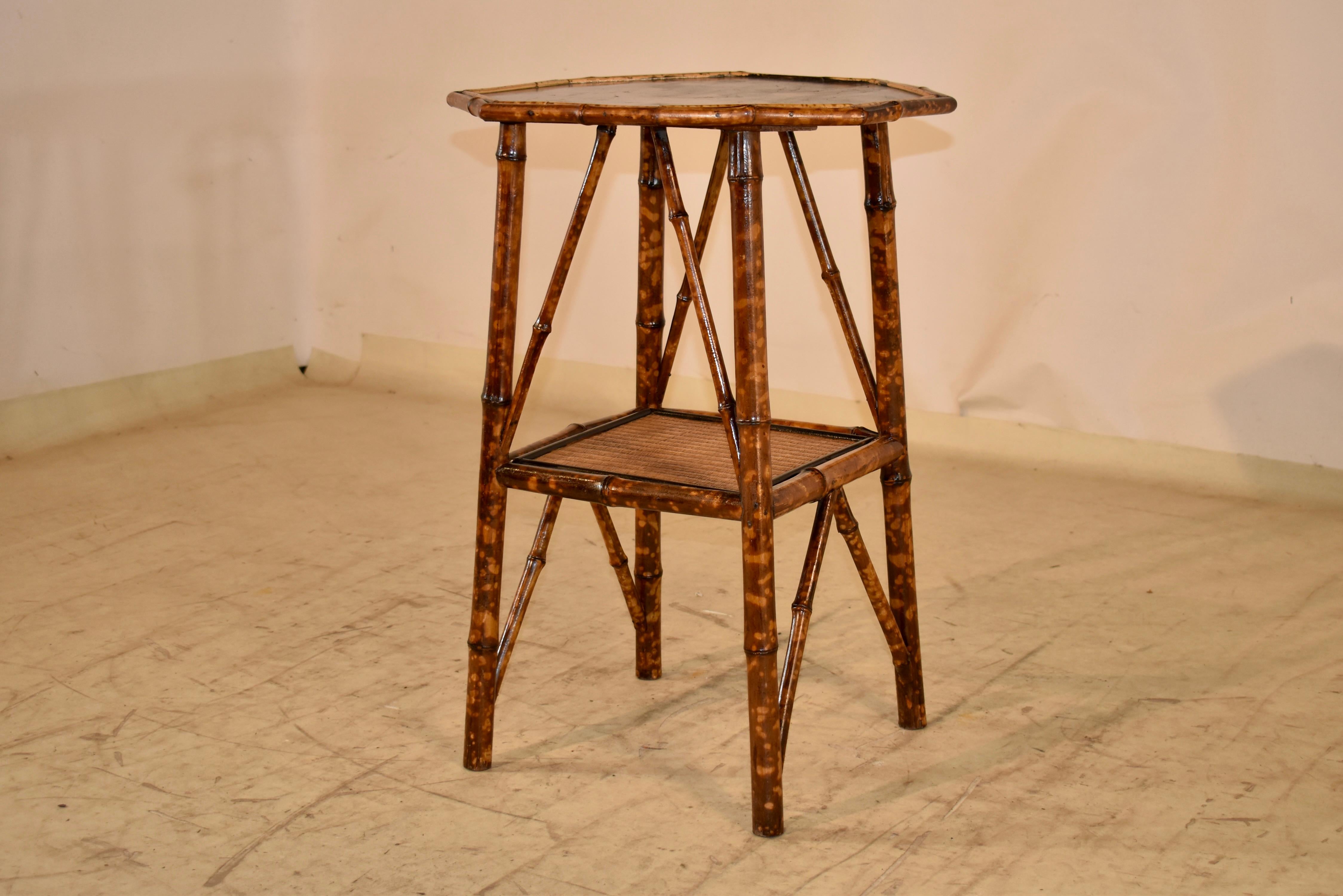 XIXe siècle Table française du 19ème siècle en bambou torsadé avec plateau Chinoiserie en vente