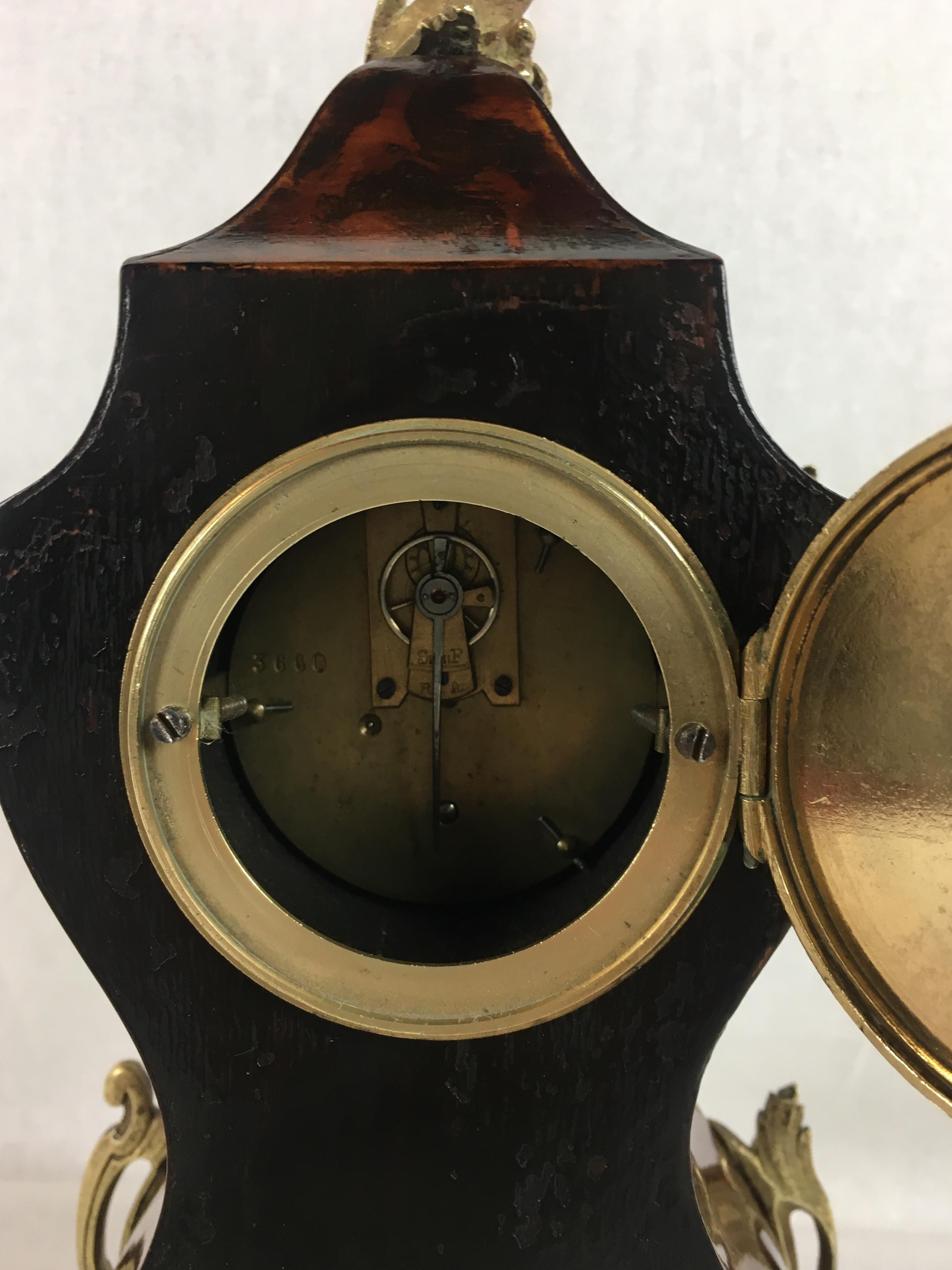 19. Jahrhundert Französisch Cartel Mantel Schreibtisch Uhr Ormolu Beschläge, Boulle Stil im Zustand „Gut“ im Angebot in Miami, FL
