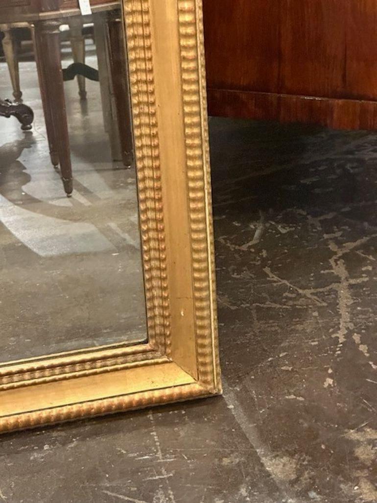 Legno dorato Specchio francese di transizione del XIX secolo, intagliato e in legno dorato in vendita