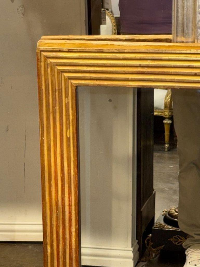 Francese Specchio francese di transizione in legno dorato del XIX secolo in vendita