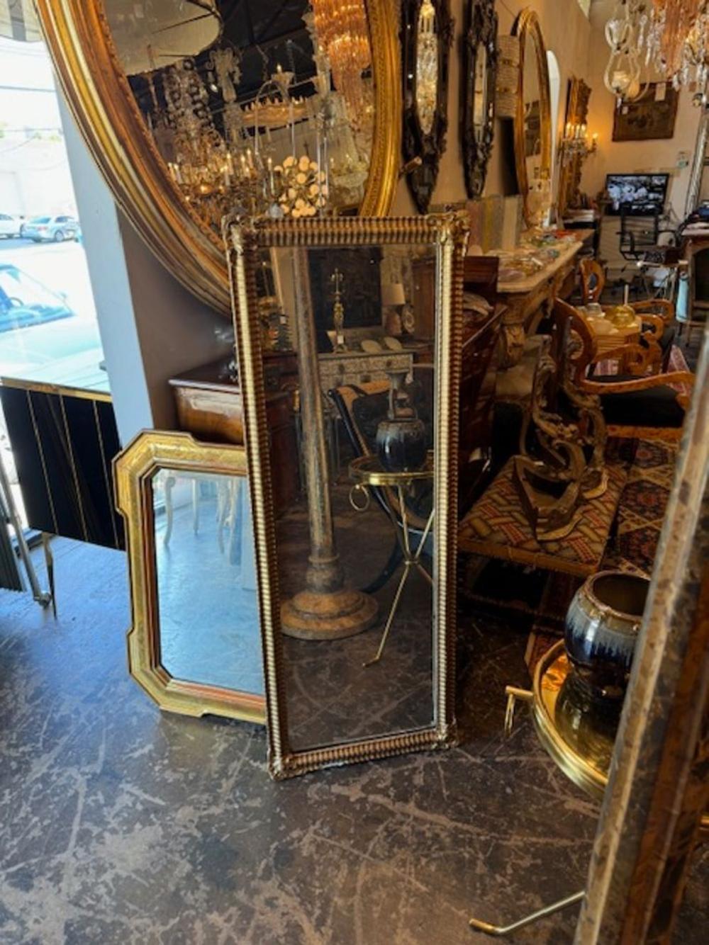 Specchio francese di transizione in legno dorato del XIX secolo in vendita 2