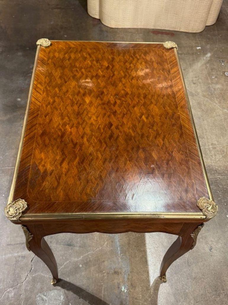19th Century French Transitional Kingwood and Mahogany Inlaid Game Table en Bueno estado para la venta en Dallas, TX