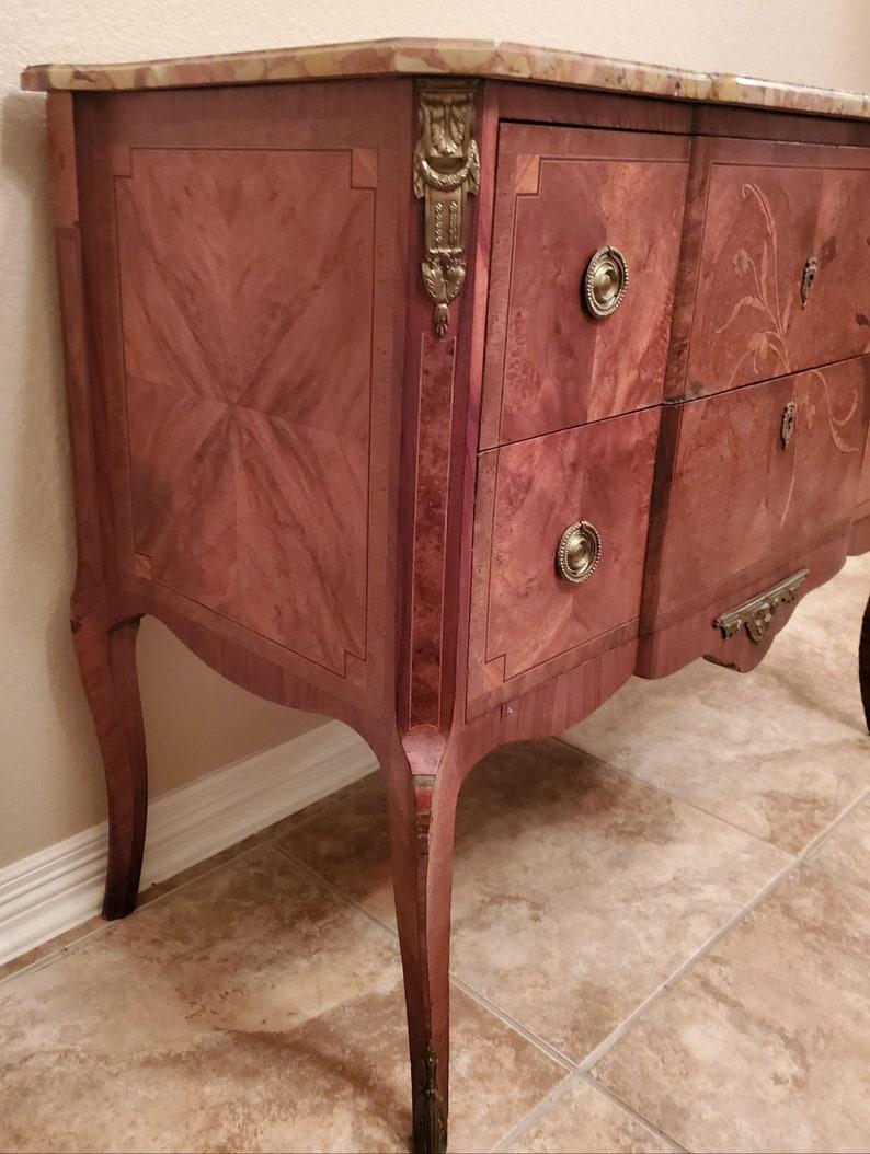 19th Century French Transitional Mahogany Commode In Good Condition For Sale In Forney, TX
