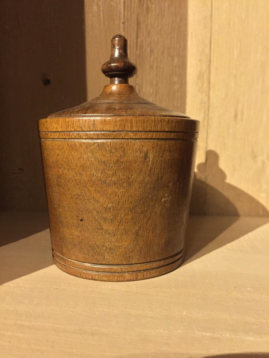 19th Century French Treen Pot with Lid For Sale 4