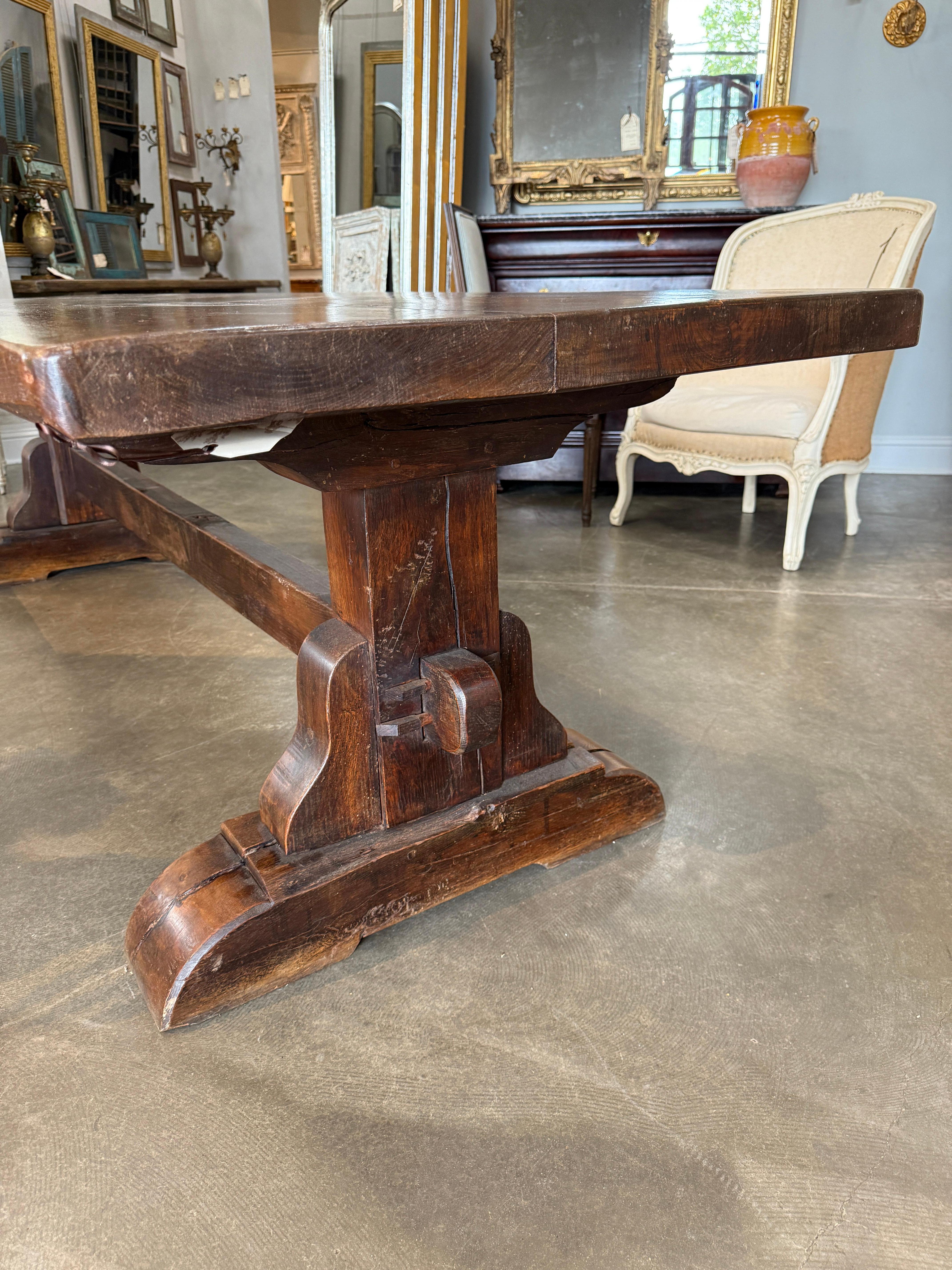 Mesa caballete francesa del siglo XIX en roble Hecho a mano en venta