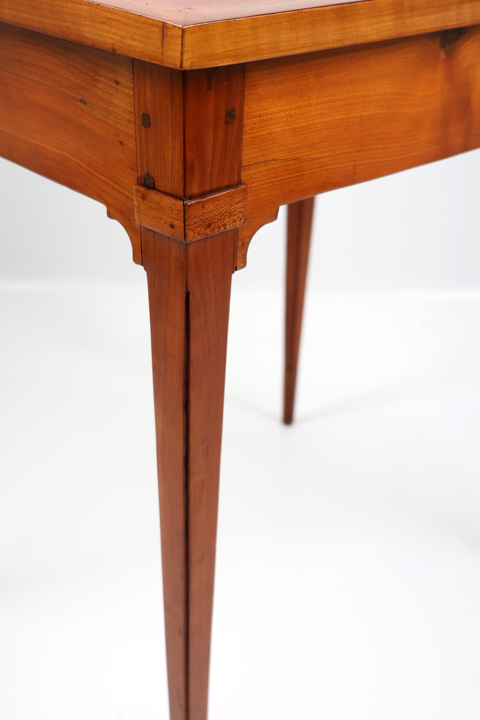 19th Century French Tric Trac Game Table, Cherry wood For Sale 8