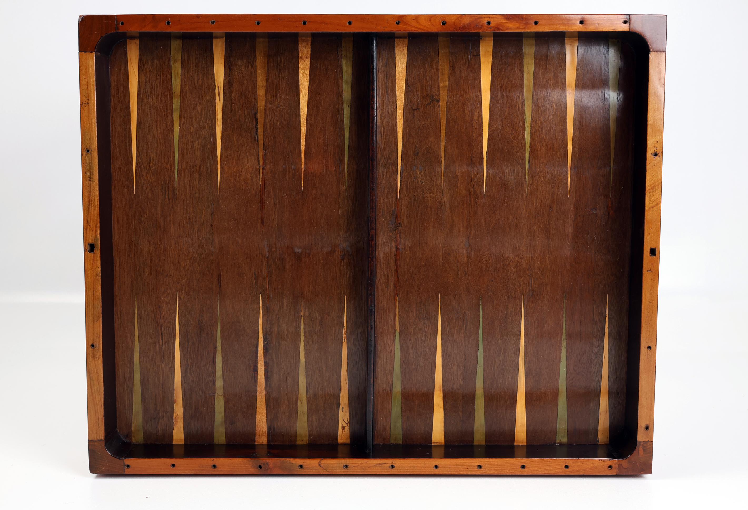 Französischer Tric Trac-Spieltisch des 19. Jahrhunderts, Kirschbaumholz (Poliert) im Angebot