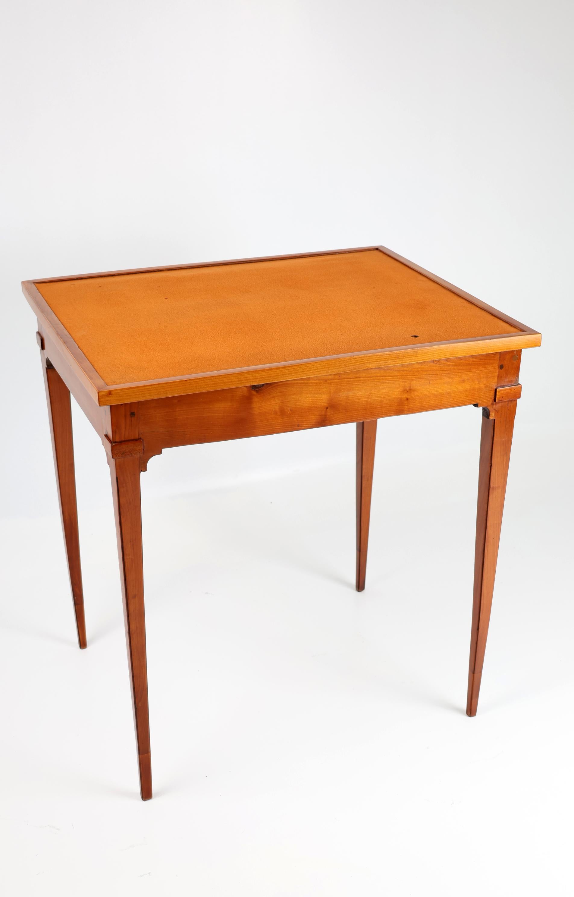 Französischer Tric Trac-Spieltisch des 19. Jahrhunderts, Kirschbaumholz im Angebot 1